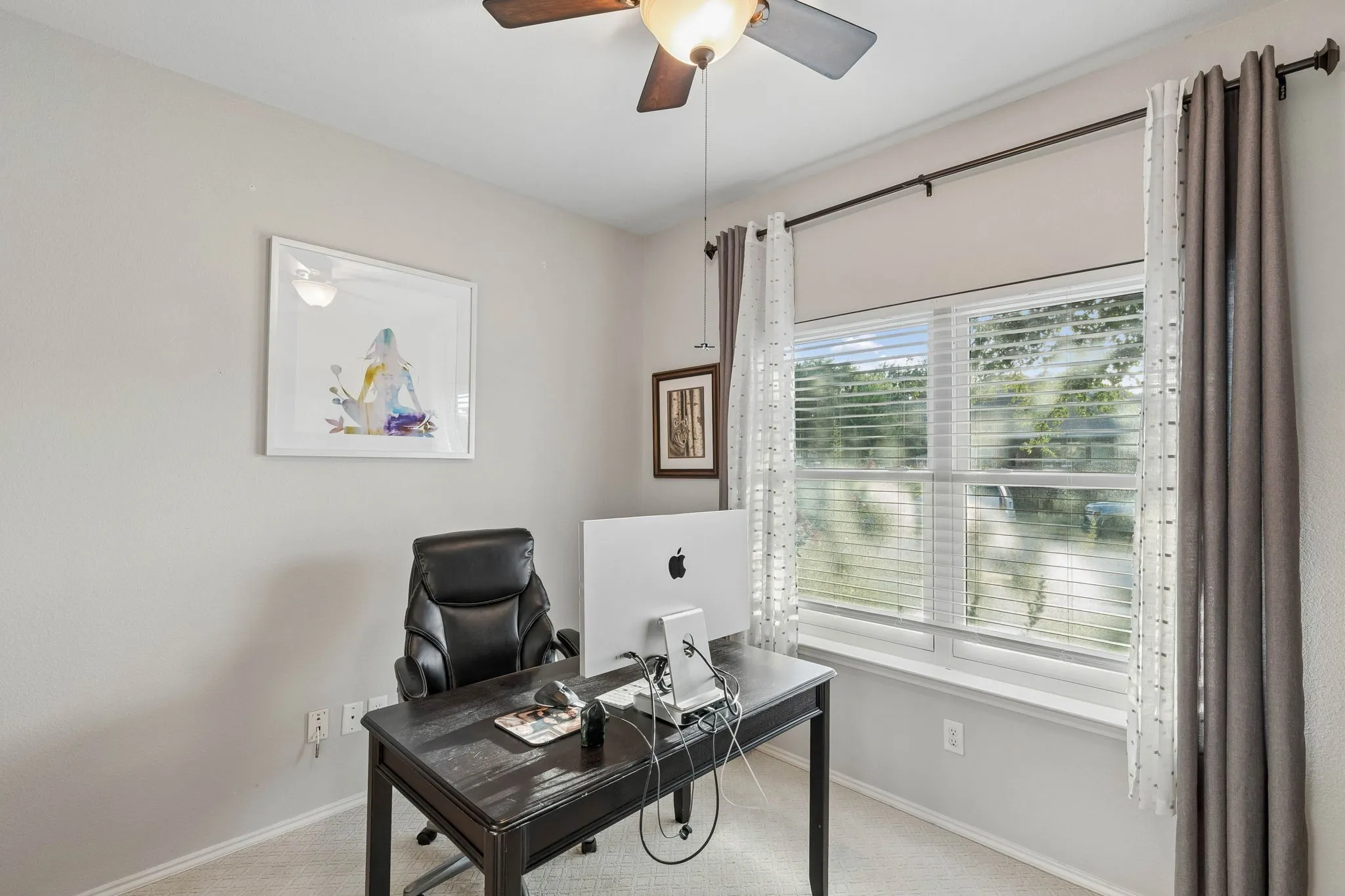 Single Family Residence For Sale in Tarrant County , 10404 Bear Creek Trail, Fort Worth, Texas 76244, 4 Bedroom, 3 Bathroom, 2 Garage spaces, 2,264 Sqft, built in 2004, mls#21398024, Real Estate Agent in Fort Worth, Homes For Sale in Tarrant county, Homes For Sale in Fort Worth, Realtor in Fort Worth Texas, Real Estate Brokerage Independent Realty Texas, Luminita Cordes Realtor