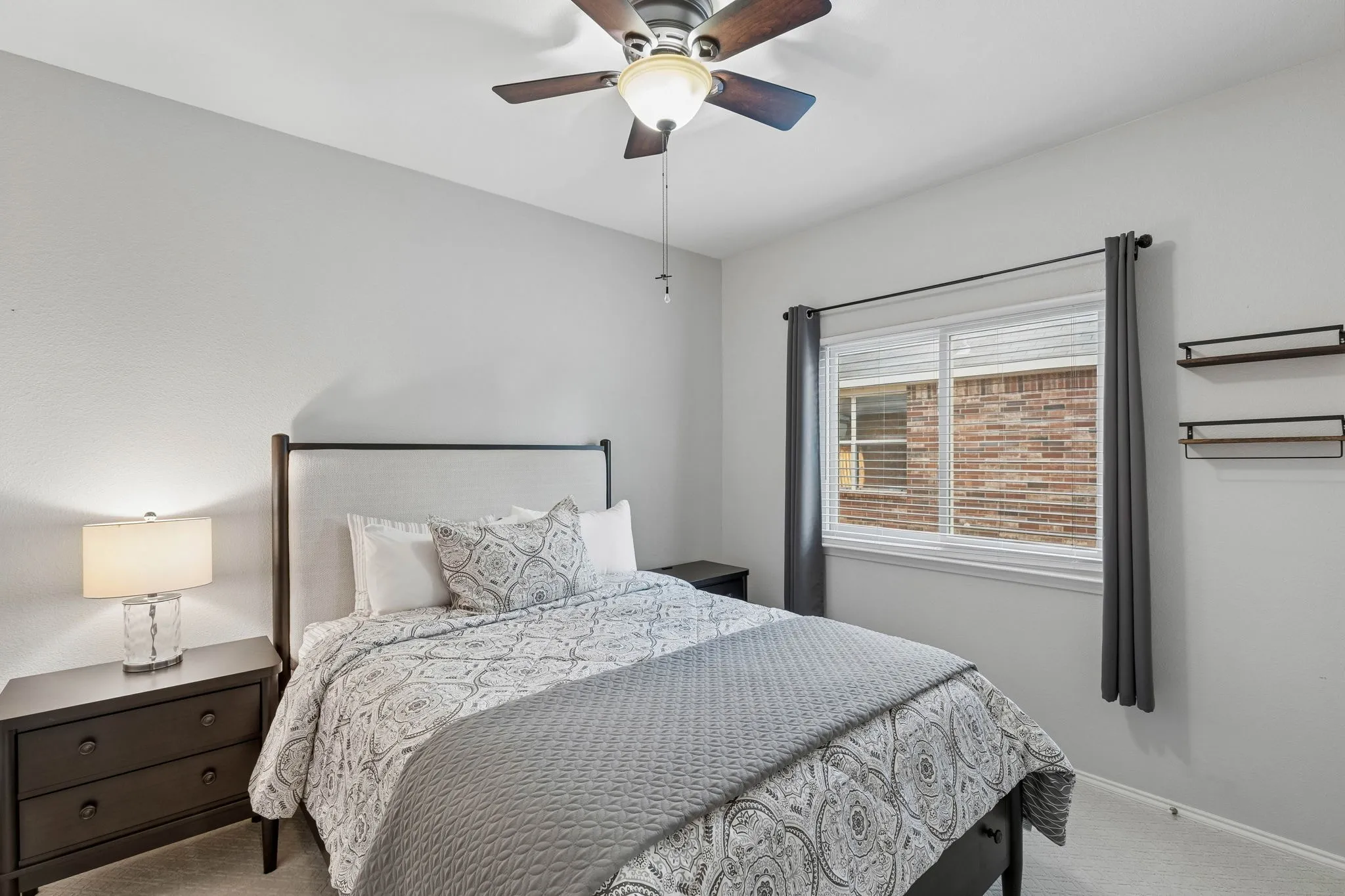 Single Family Residence For Sale in Tarrant County , 10404 Bear Creek Trail, Fort Worth, Texas 76244, 4 Bedroom, 3 Bathroom, 2 Garage spaces, 2,264 Sqft, built in 2004, mls#21398024, Real Estate Agent in Fort Worth, Homes For Sale in Tarrant county, Homes For Sale in Fort Worth, Realtor in Fort Worth Texas, Real Estate Brokerage Independent Realty Texas, Luminita Cordes Realtor