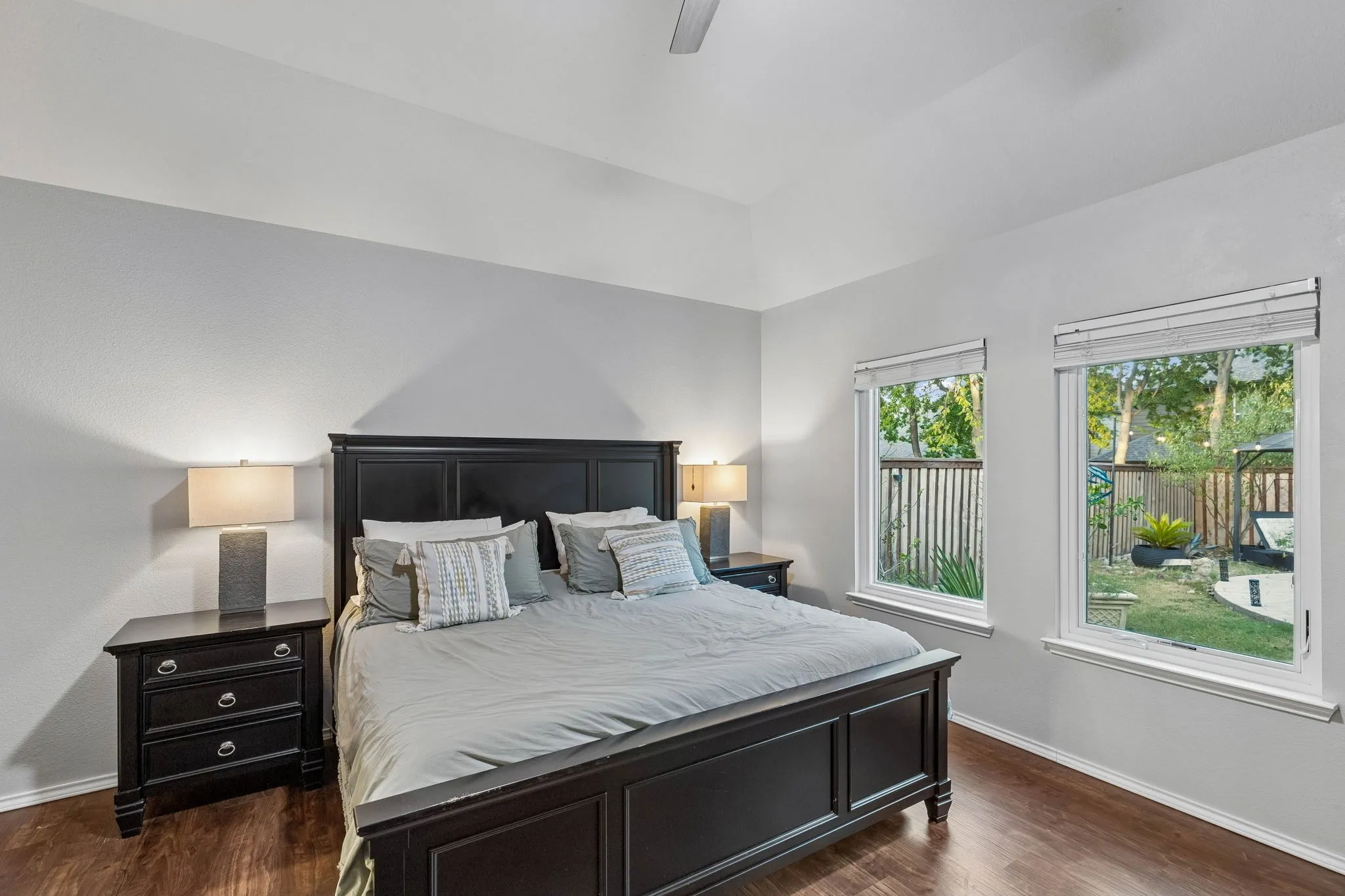 Single Family Residence For Sale in Tarrant County , 10404 Bear Creek Trail, Fort Worth, Texas 76244, 4 Bedroom, 3 Bathroom, 2 Garage spaces, 2,264 Sqft, built in 2004, mls#21398024, Real Estate Agent in Fort Worth, Homes For Sale in Tarrant county, Homes For Sale in Fort Worth, Realtor in Fort Worth Texas, Real Estate Brokerage Independent Realty Texas, Luminita Cordes Realtor