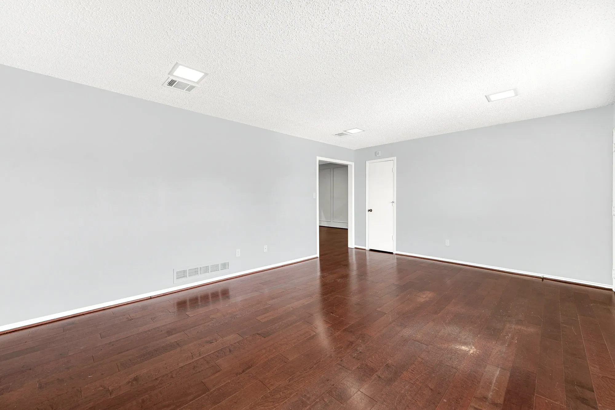 Single Family Residence For Rent in Collin County , 4109 WHIPPOORWILL Lane, Plano, Texas 75093, 4 Bedroom, 3 Bathroom, 2 Garage spaces, 2,612 Sqft, built in 1982, mls#21396507, Real Estate Agent in Plano, Homes For Rent in Collin county, Homes For Rent in Plano, Realtor in Plano Texas, Real Estate Brokerage Independent Realty Texas, Luminita Cordes Realtor