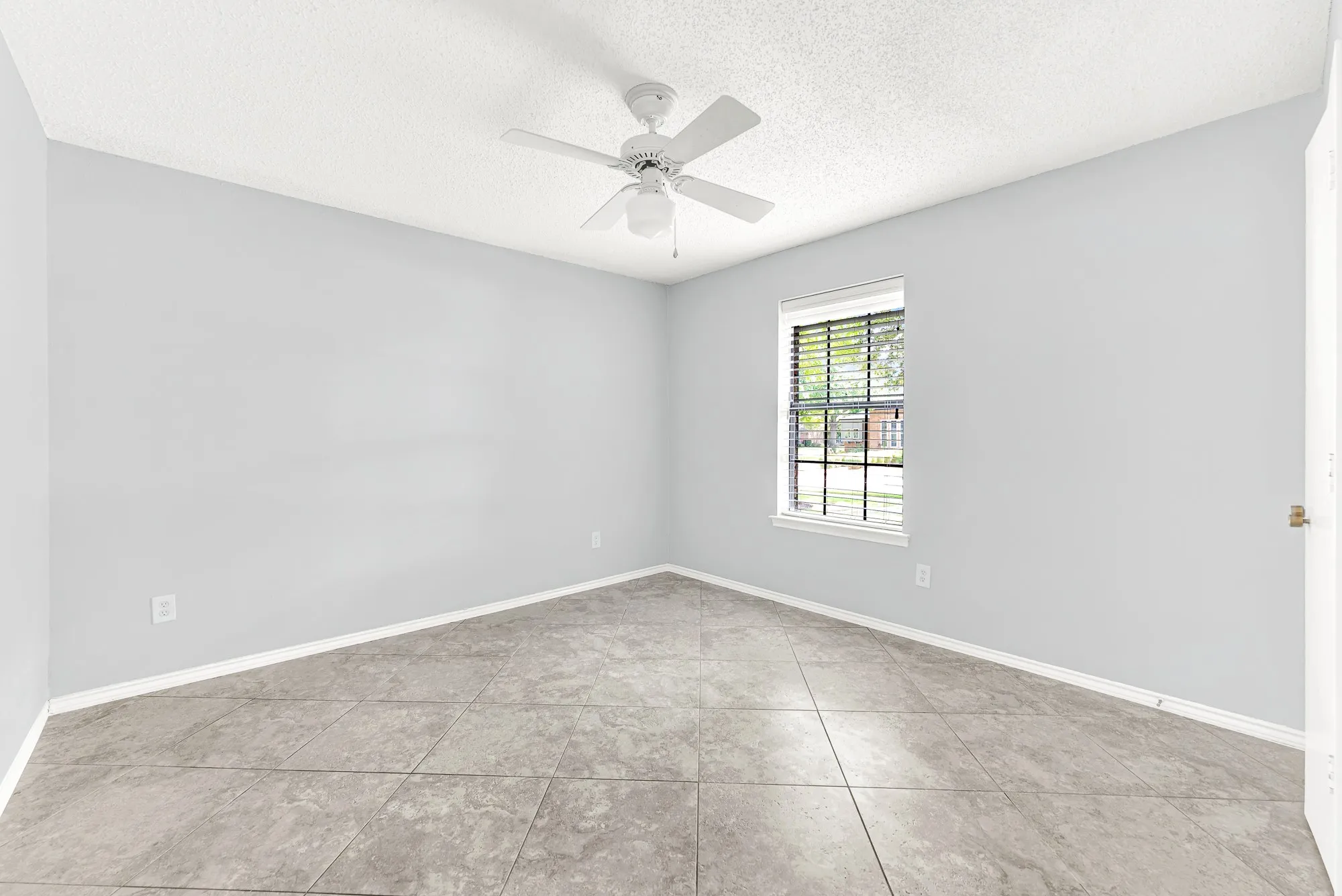 Single Family Residence For Rent in Collin County , 4109 WHIPPOORWILL Lane, Plano, Texas 75093, 4 Bedroom, 3 Bathroom, 2 Garage spaces, 2,612 Sqft, built in 1982, mls#21396507, Real Estate Agent in Plano, Homes For Rent in Collin county, Homes For Rent in Plano, Realtor in Plano Texas, Real Estate Brokerage Independent Realty Texas, Luminita Cordes Realtor