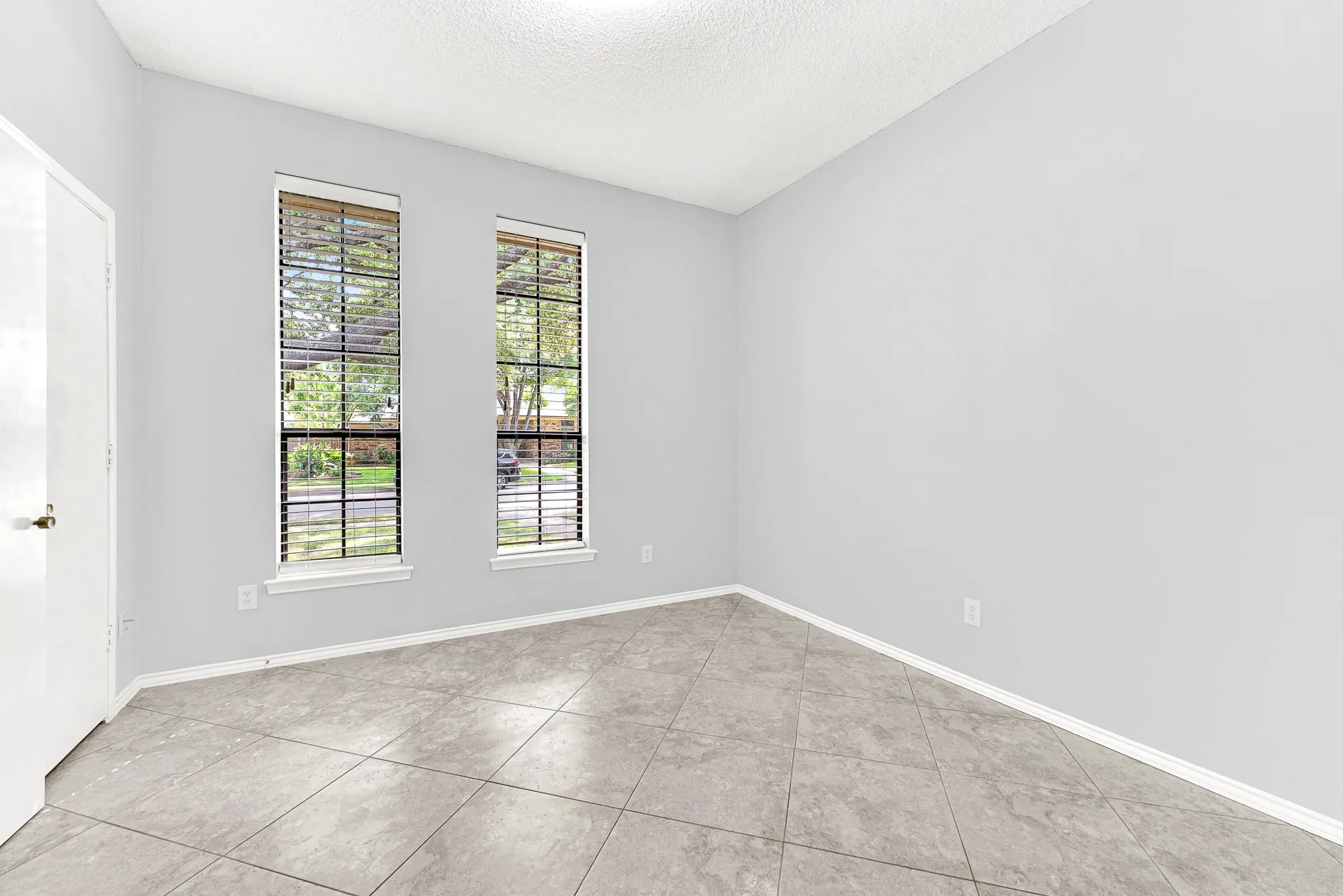 Single Family Residence For Rent in Collin County , 4109 WHIPPOORWILL Lane, Plano, Texas 75093, 4 Bedroom, 3 Bathroom, 2 Garage spaces, 2,612 Sqft, built in 1982, mls#21396507, Real Estate Agent in Plano, Homes For Rent in Collin county, Homes For Rent in Plano, Realtor in Plano Texas, Real Estate Brokerage Independent Realty Texas, Luminita Cordes Realtor