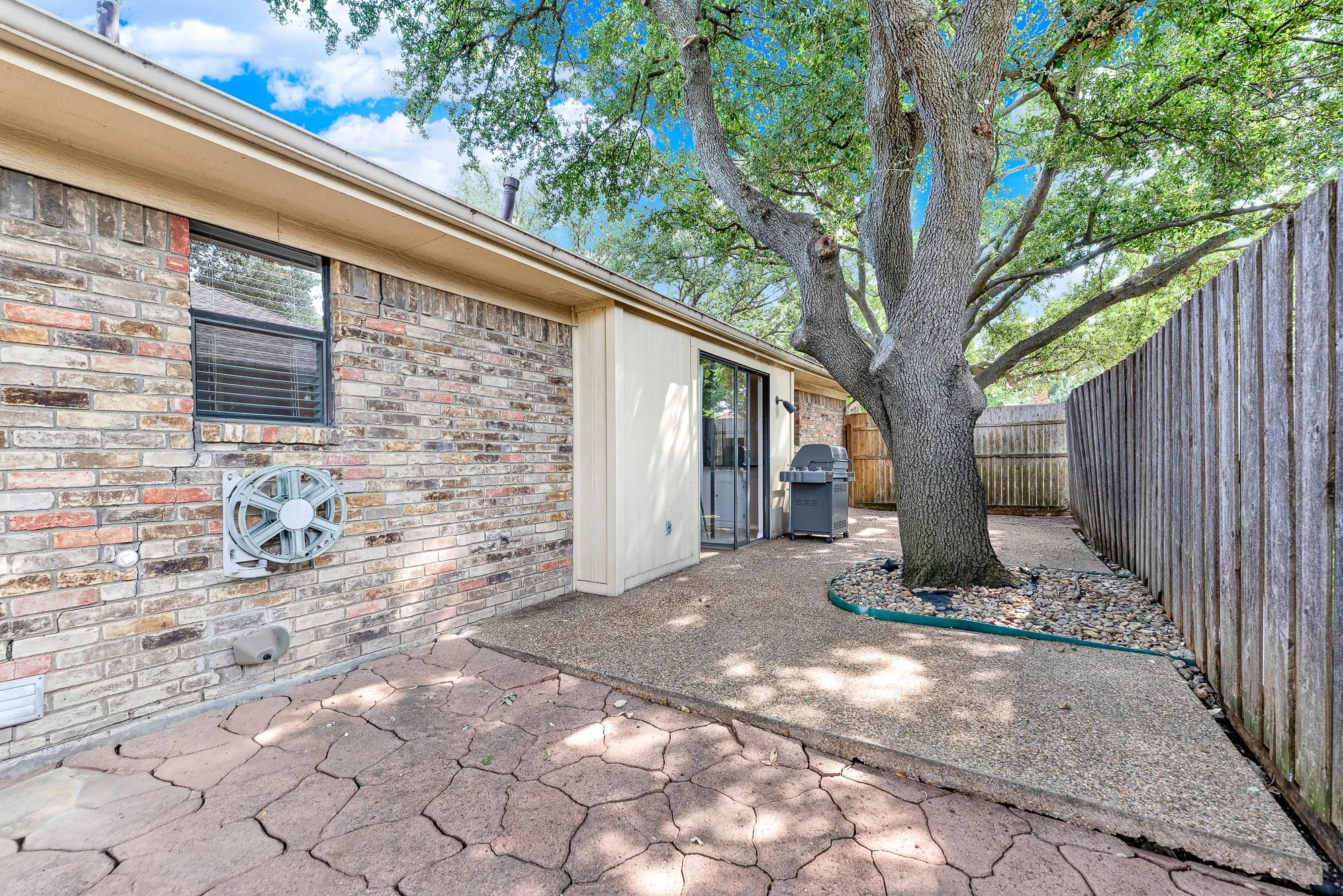 Single Family Residence For Rent in Collin County , 4109 WHIPPOORWILL Lane, Plano, Texas 75093, 4 Bedroom, 3 Bathroom, 2 Garage spaces, 2,612 Sqft, built in 1982, mls#21396507, Real Estate Agent in Plano, Homes For Rent in Collin county, Homes For Rent in Plano, Realtor in Plano Texas, Real Estate Brokerage Independent Realty Texas, Luminita Cordes Realtor