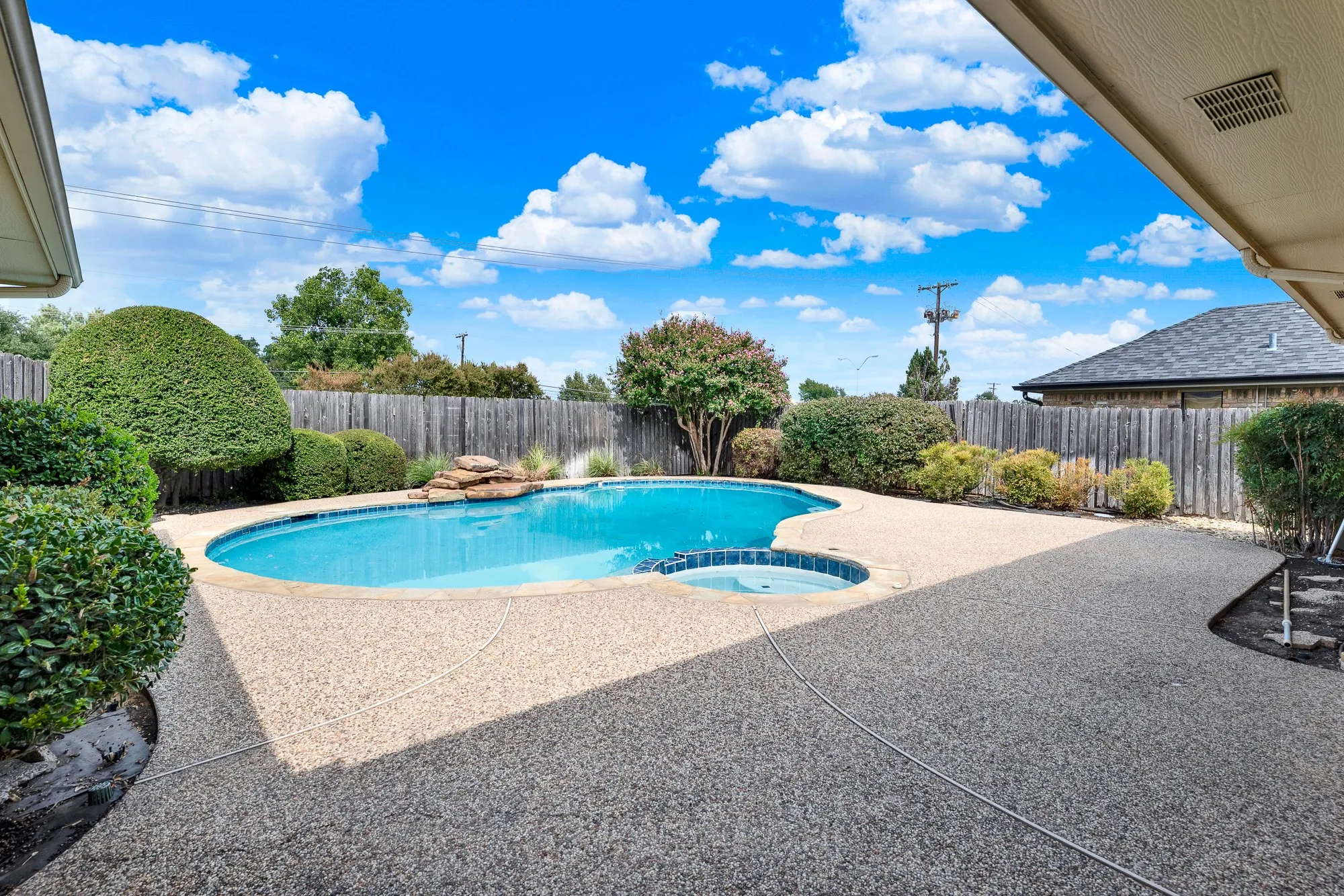 Single Family Residence For Rent in Collin County , 4109 WHIPPOORWILL Lane, Plano, Texas 75093, 4 Bedroom, 3 Bathroom, 2 Garage spaces, 2,612 Sqft, built in 1982, mls#21396507, Real Estate Agent in Plano, Homes For Rent in Collin county, Homes For Rent in Plano, Realtor in Plano Texas, Real Estate Brokerage Independent Realty Texas, Luminita Cordes Realtor