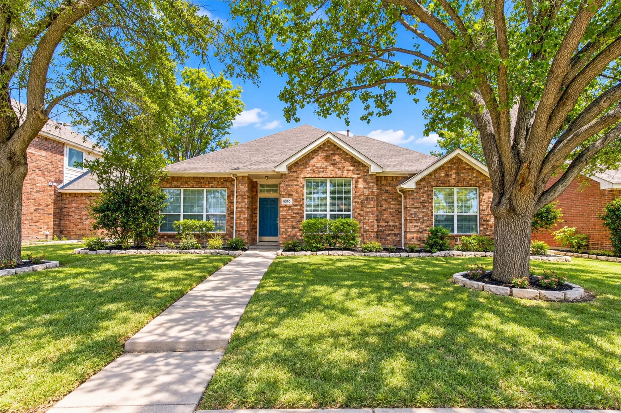Single Family Residence For Sale in Collin County , 9510 Prestmont Place, Frisco, Texas 75035, 4 Bedroom, 2 Bathroom, 2 Garage spaces, 2,160 Sqft, built in 1995, mls#21393253, Real Estate Agent in Frisco, Homes For Sale in Collin county, Homes For Sale in Frisco, Realtor in Frisco Texas, Real Estate Brokerage Independent Realty Texas, Luminita Cordes Realtor