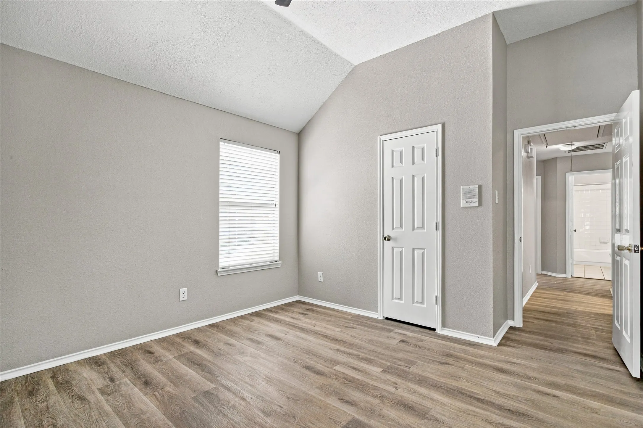 Single Family Residence For Sale in Collin County , 9510 Prestmont Place, Frisco, Texas 75035, 4 Bedroom, 2 Bathroom, 2 Garage spaces, 2,160 Sqft, built in 1995, mls#21393253, Real Estate Agent in Frisco, Homes For Sale in Collin county, Homes For Sale in Frisco, Realtor in Frisco Texas, Real Estate Brokerage Independent Realty Texas, Luminita Cordes Realtor