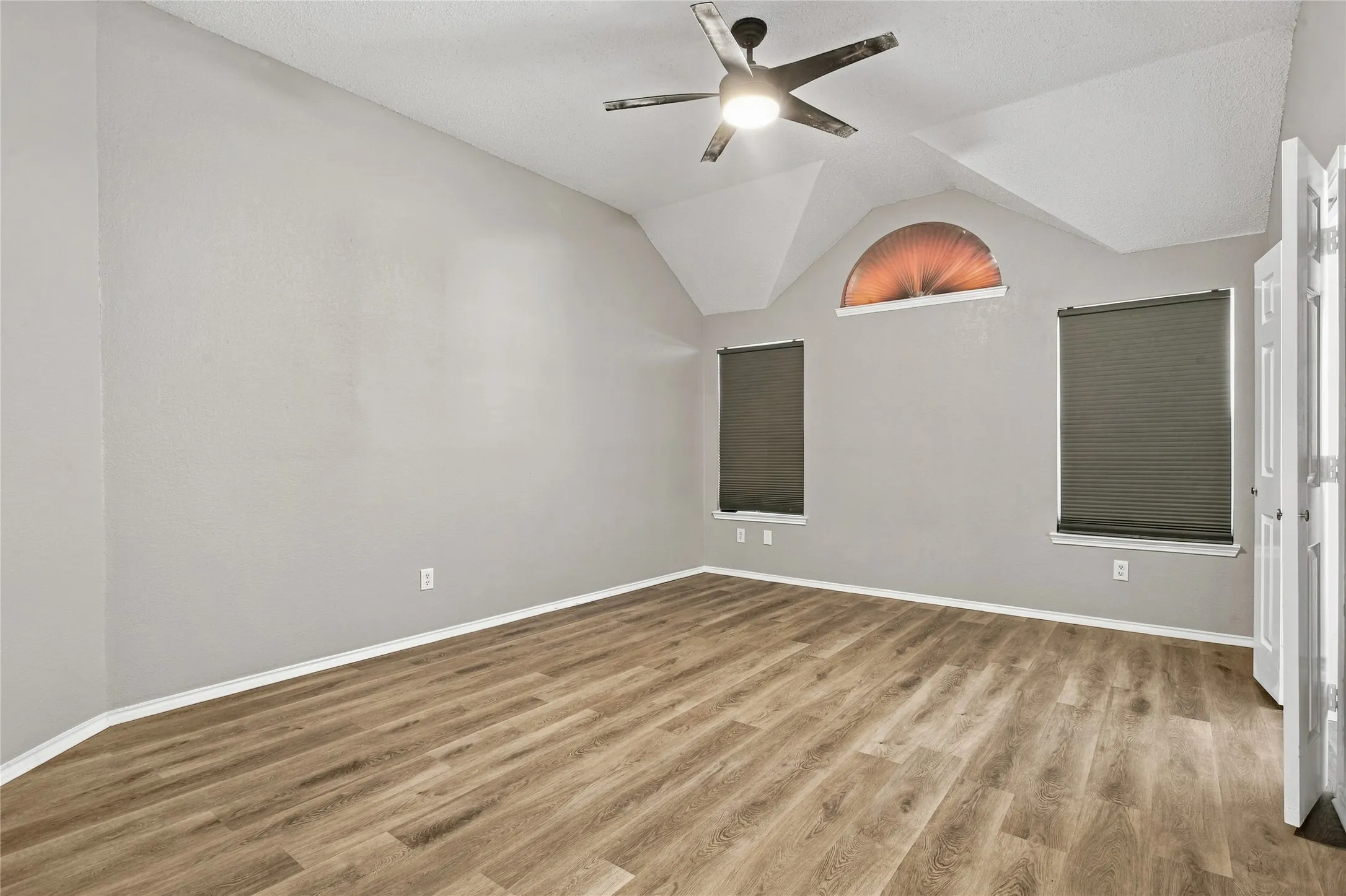 Single Family Residence For Sale in Collin County , 9510 Prestmont Place, Frisco, Texas 75035, 4 Bedroom, 2 Bathroom, 2 Garage spaces, 2,160 Sqft, built in 1995, mls#21393253, Real Estate Agent in Frisco, Homes For Sale in Collin county, Homes For Sale in Frisco, Realtor in Frisco Texas, Real Estate Brokerage Independent Realty Texas, Luminita Cordes Realtor