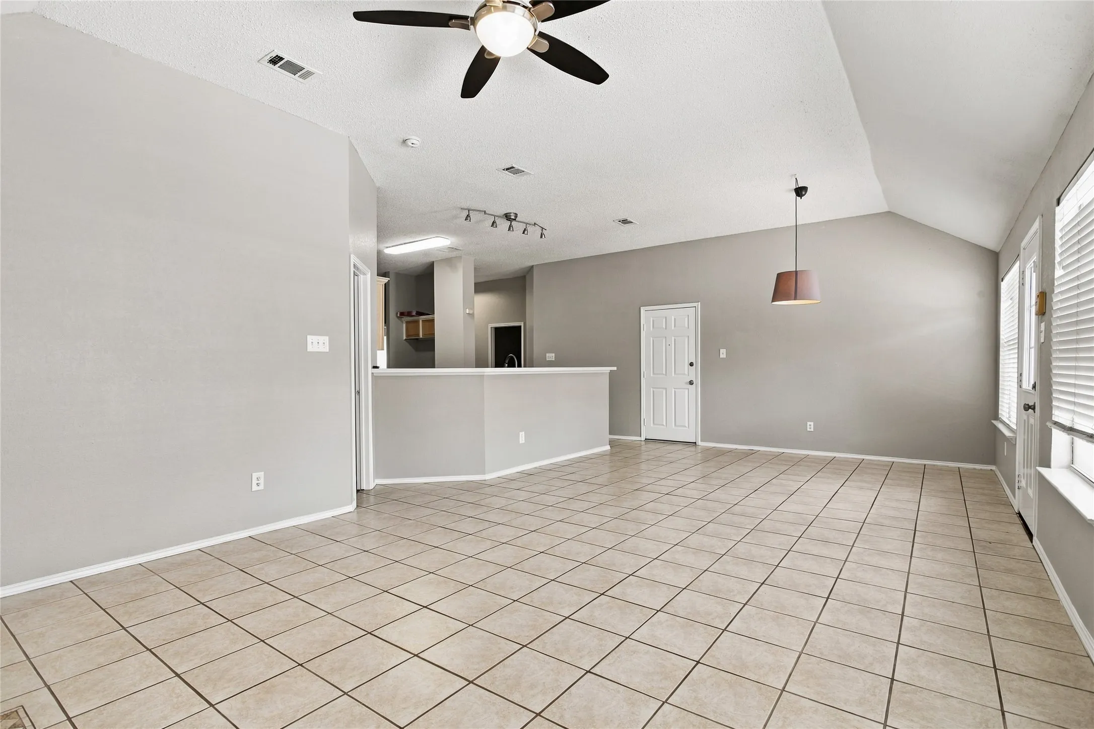 Single Family Residence For Sale in Collin County , 9510 Prestmont Place, Frisco, Texas 75035, 4 Bedroom, 2 Bathroom, 2 Garage spaces, 2,160 Sqft, built in 1995, mls#21393253, Real Estate Agent in Frisco, Homes For Sale in Collin county, Homes For Sale in Frisco, Realtor in Frisco Texas, Real Estate Brokerage Independent Realty Texas, Luminita Cordes Realtor