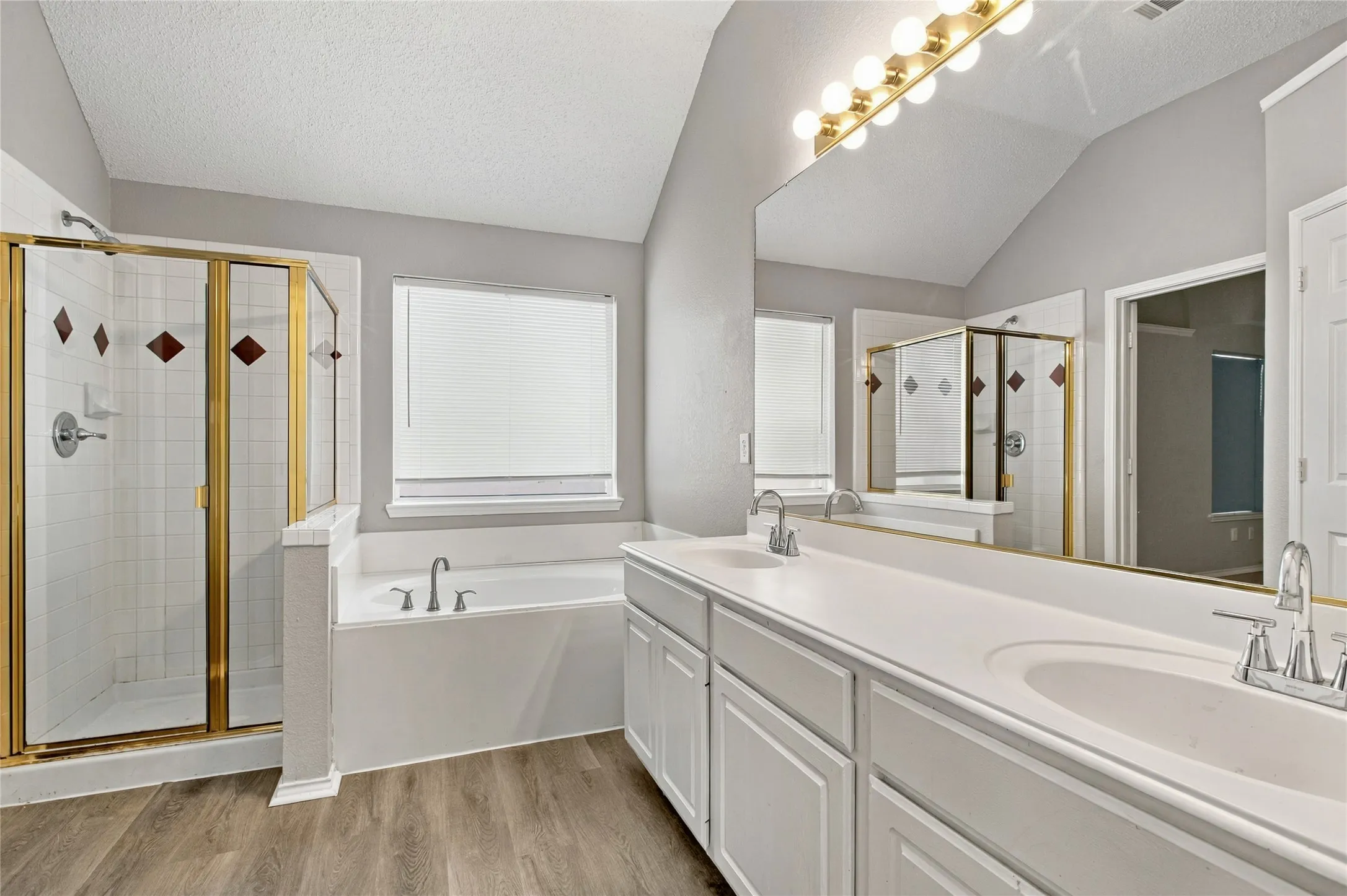 Single Family Residence For Sale in Collin County , 9510 Prestmont Place, Frisco, Texas 75035, 4 Bedroom, 2 Bathroom, 2 Garage spaces, 2,160 Sqft, built in 1995, mls#21393253, Real Estate Agent in Frisco, Homes For Sale in Collin county, Homes For Sale in Frisco, Realtor in Frisco Texas, Real Estate Brokerage Independent Realty Texas, Luminita Cordes Realtor