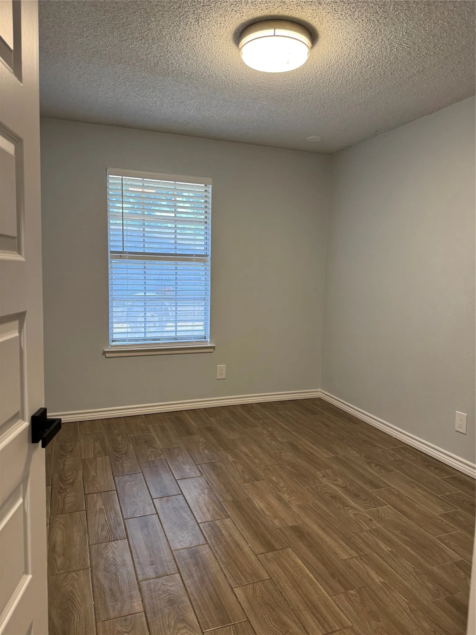 Single Family Residence For Rent in Dallas County , 2121 Oak Valley Lane, Dallas, Texas 75232, 3 Bedroom, 2 Bathroom, 2 Garage spaces, 1,738 Sqft, built in 1967, mls#21397939, Real Estate Agent in Dallas, Homes For Rent in Dallas county, Homes For Rent in Dallas, Realtor in Dallas Texas, Real Estate Brokerage Independent Realty Texas, Luminita Cordes Realtor