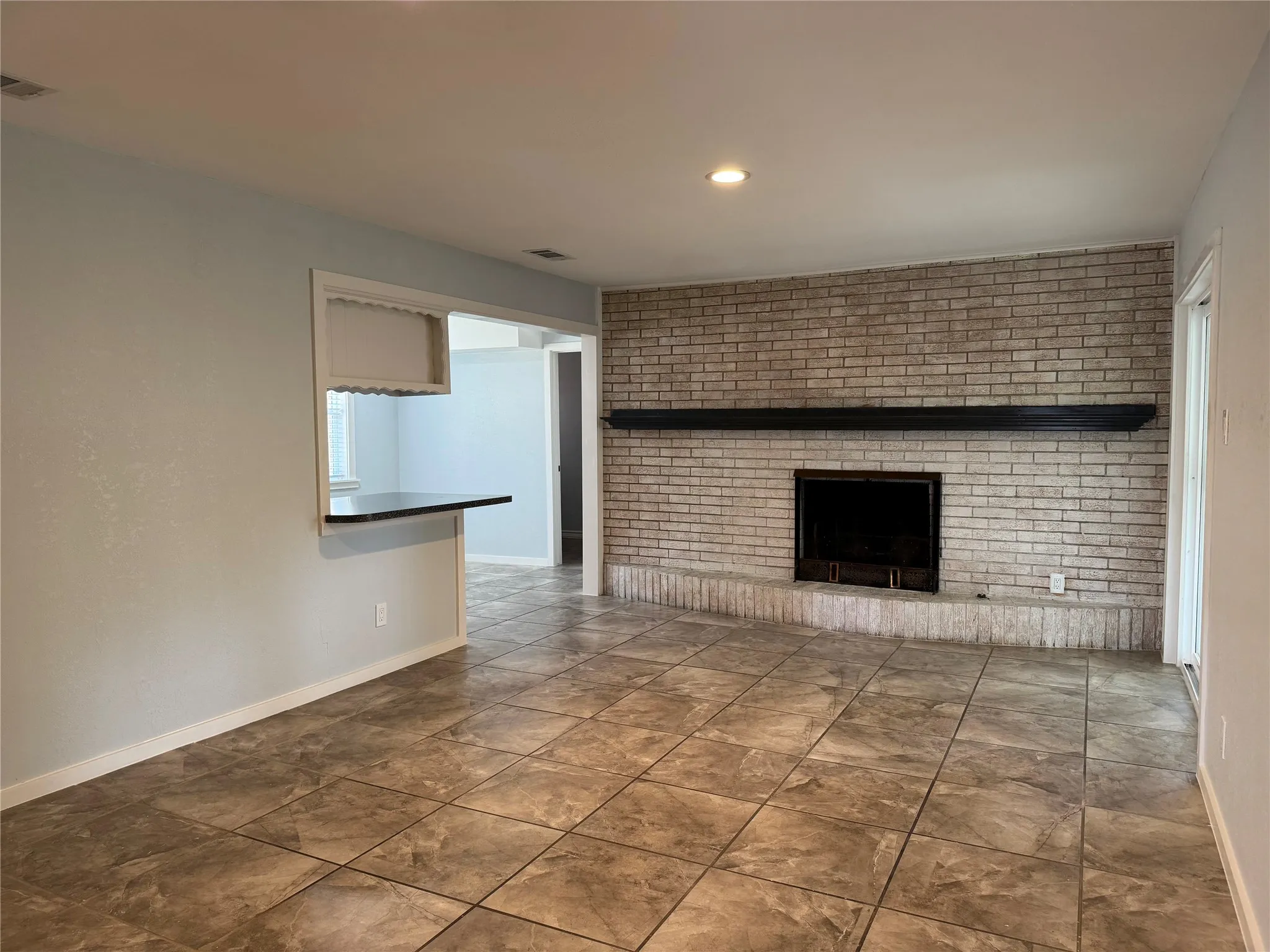 Single Family Residence For Rent in Dallas County , 2121 Oak Valley Lane, Dallas, Texas 75232, 3 Bedroom, 2 Bathroom, 2 Garage spaces, 1,738 Sqft, built in 1967, mls#21397939, Real Estate Agent in Dallas, Homes For Rent in Dallas county, Homes For Rent in Dallas, Realtor in Dallas Texas, Real Estate Brokerage Independent Realty Texas, Luminita Cordes Realtor