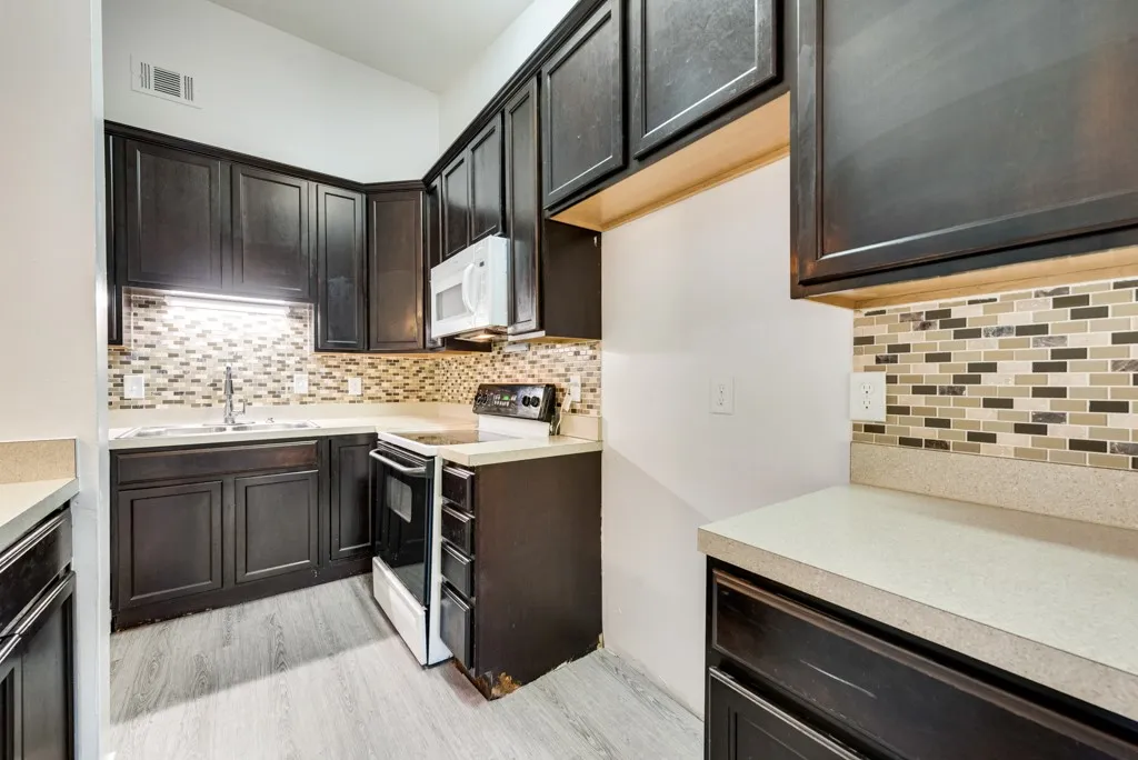 Duplex For Rent in Dallas County , 2445 Red River Street, Mesquite, Texas 75150, 2 Bedroom, 2 Bathroom, Garage spaces, 966 Sqft, built in 1983, mls#21397990, Real Estate Agent in Mesquite, Homes For Rent in Dallas county, Homes For Rent in Mesquite, Realtor in Mesquite Texas, Real Estate Brokerage Independent Realty Texas, Luminita Cordes Realtor