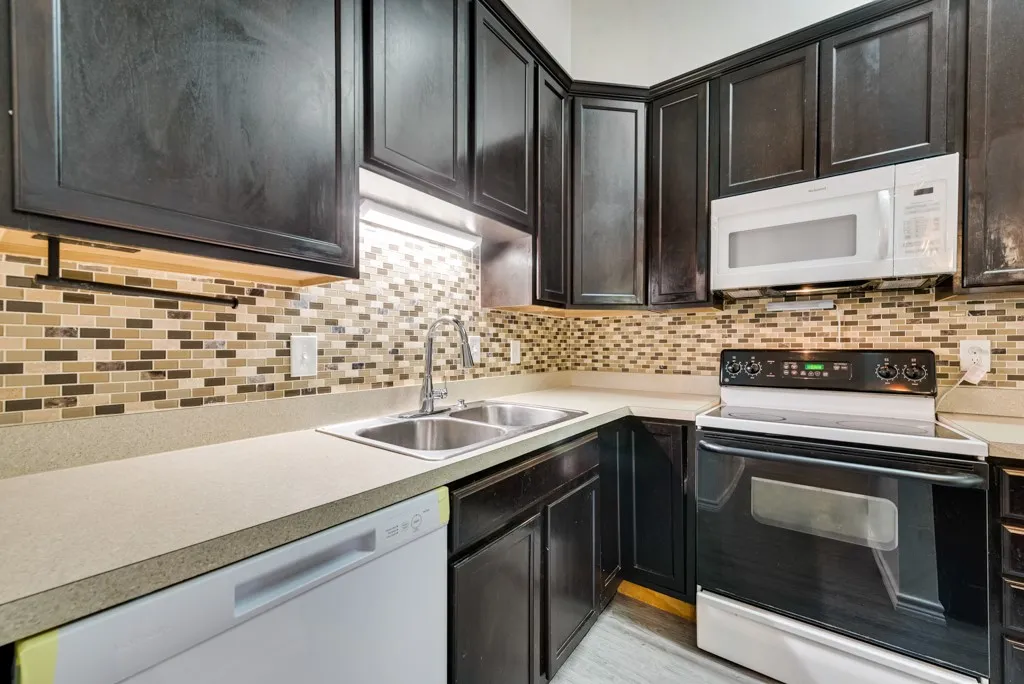 Duplex For Rent in Dallas County , 2445 Red River Street, Mesquite, Texas 75150, 2 Bedroom, 2 Bathroom, Garage spaces, 966 Sqft, built in 1983, mls#21397990, Real Estate Agent in Mesquite, Homes For Rent in Dallas county, Homes For Rent in Mesquite, Realtor in Mesquite Texas, Real Estate Brokerage Independent Realty Texas, Luminita Cordes Realtor