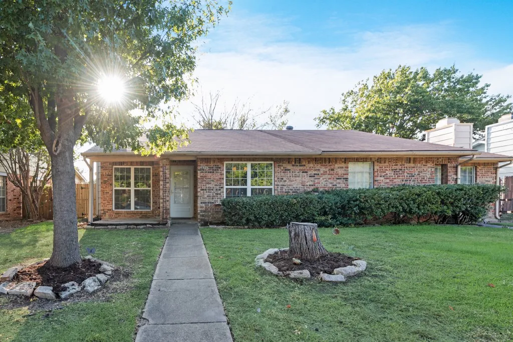 Duplex For Rent in Dallas County , 2445 Red River Street, Mesquite, Texas 75150, 2 Bedroom, 2 Bathroom, Garage spaces, 966 Sqft, built in 1983, mls#21397990, Real Estate Agent in Mesquite, Homes For Rent in Dallas county, Homes For Rent in Mesquite, Realtor in Mesquite Texas, Real Estate Brokerage Independent Realty Texas, Luminita Cordes Realtor