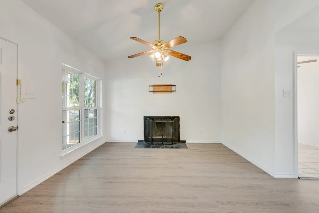 Duplex For Rent in Dallas County , 2445 Red River Street, Mesquite, Texas 75150, 2 Bedroom, 2 Bathroom, Garage spaces, 966 Sqft, built in 1983, mls#21397990, Real Estate Agent in Mesquite, Homes For Rent in Dallas county, Homes For Rent in Mesquite, Realtor in Mesquite Texas, Real Estate Brokerage Independent Realty Texas, Luminita Cordes Realtor