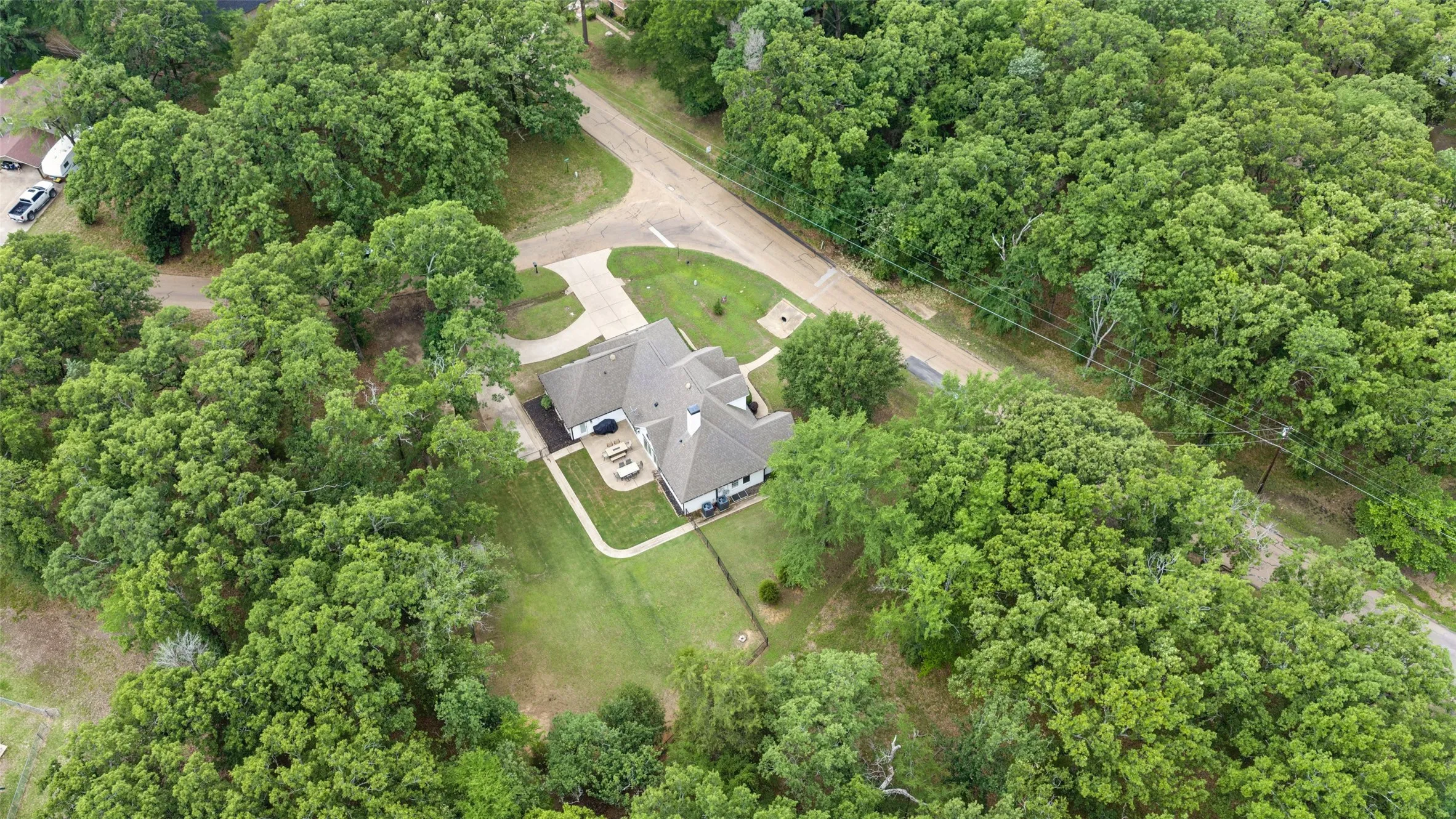 Single Family Residence For Sale in Henderson County , 109 Enchanted Drive, Enchanted Oaks, Texas 75156, 4 Bedroom, 2 Bathroom, 2 Garage spaces, 2,842 Sqft, built in 1998, mls#21397638, Real Estate Agent in Enchanted Oaks, Homes For Sale in Henderson county, Homes For Sale in Enchanted Oaks, Realtor in Enchanted Oaks Texas, Real Estate Brokerage Independent Realty Texas, Luminita Cordes Realtor