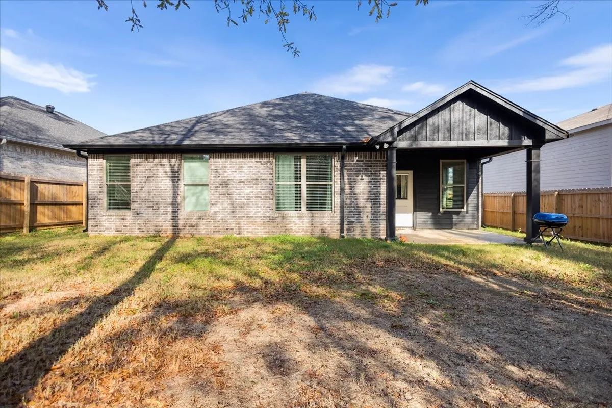 Single Family Residence For Sale in Upshur County , 237 Oak Valley Drive, Gilmer, Texas 75644, 3 Bedroom, 2 Bathroom, 2 Garage spaces, 1,714 Sqft, built in 2023, mls#21398040, Real Estate Agent in Gilmer, Homes For Sale in Upshur county, Homes For Sale in Gilmer, Realtor in Gilmer Texas, Real Estate Brokerage Independent Realty Texas, Luminita Cordes Realtor