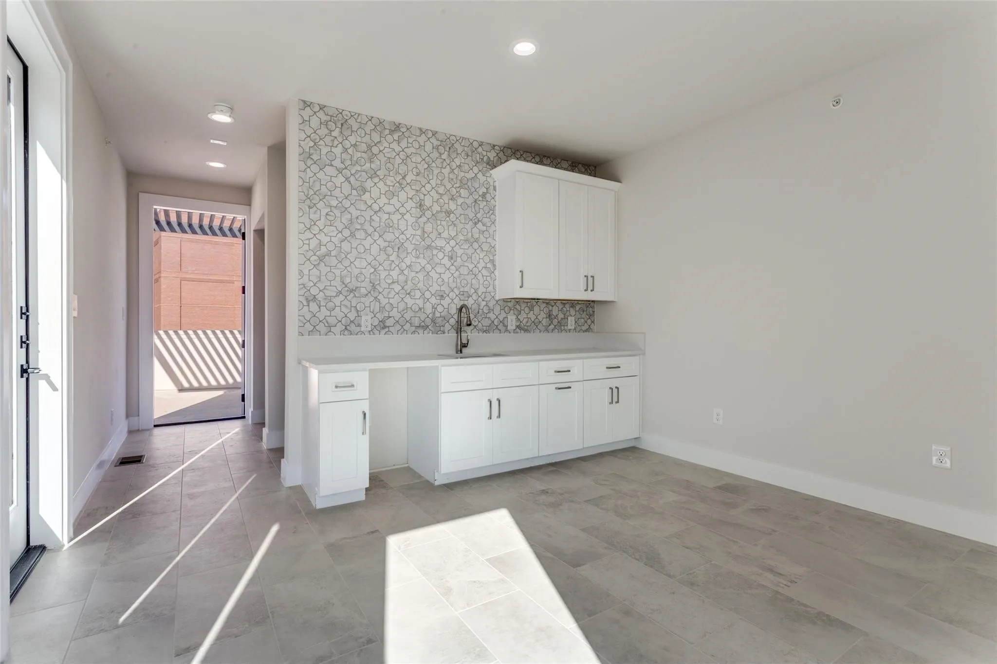 Condominium For Sale in Tarrant County , 250 E Dallas Street 112, Grapevine, Texas 76051, 3 Bedroom, 4 Bathroom, 2 Garage spaces, 2,827 Sqft, built in 2026, mls#21394128, Real Estate Agent in Grapevine, Homes For Sale in Tarrant county, Homes For Sale in Grapevine, Realtor in Grapevine Texas, Real Estate Brokerage Independent Realty Texas, Luminita Cordes Realtor