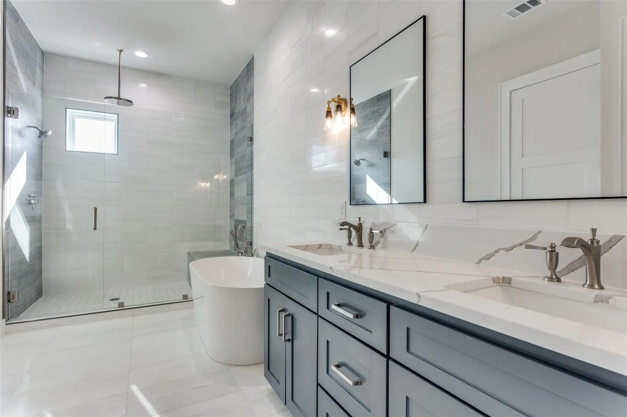 Condominium For Sale in Tarrant County , 250 E Dallas Street 112, Grapevine, Texas 76051, 3 Bedroom, 4 Bathroom, 2 Garage spaces, 2,827 Sqft, built in 2026, mls#21394128, Real Estate Agent in Grapevine, Homes For Sale in Tarrant county, Homes For Sale in Grapevine, Realtor in Grapevine Texas, Real Estate Brokerage Independent Realty Texas, Luminita Cordes Realtor