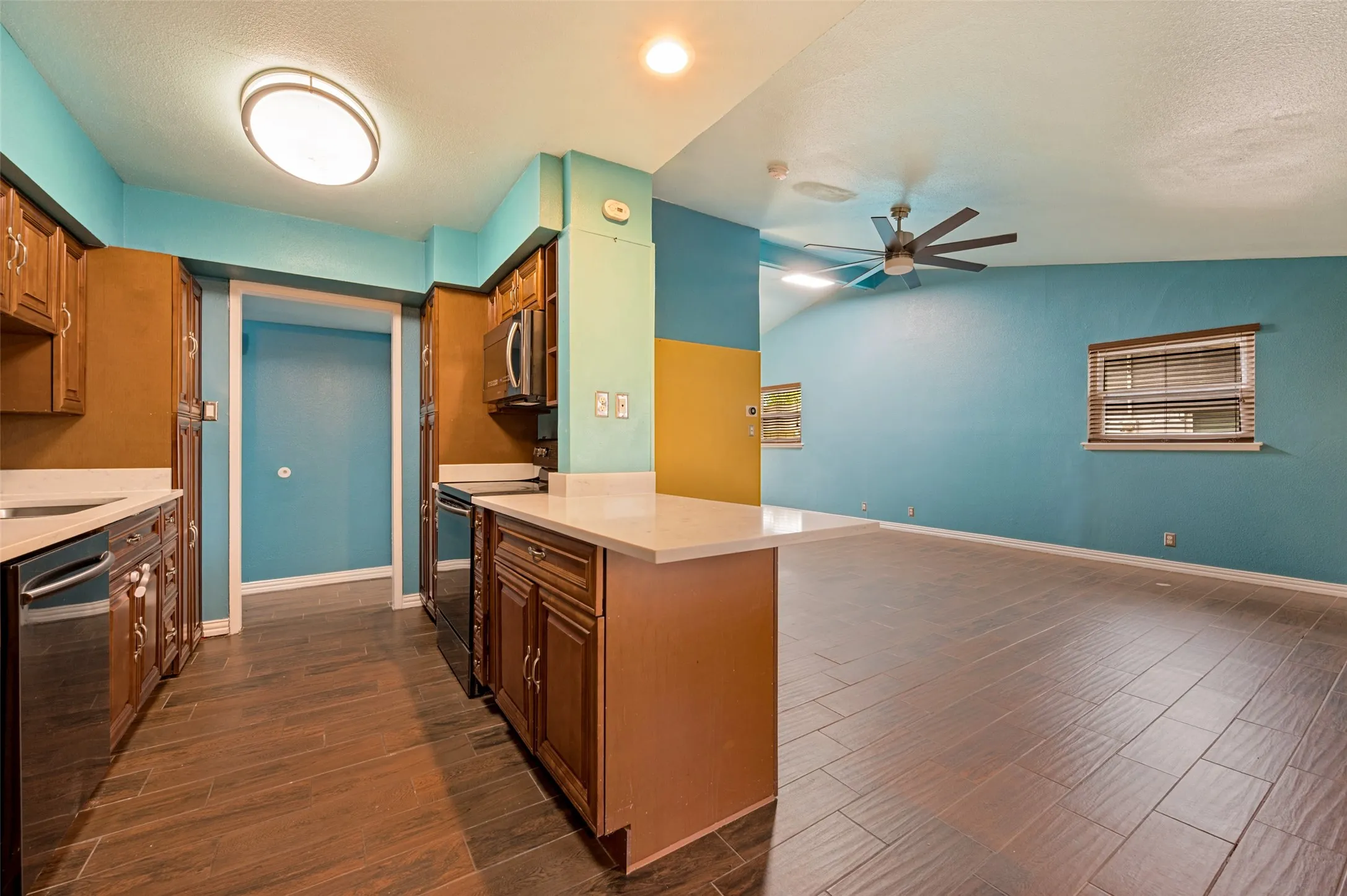 Single Family Residence For Sale in Dallas County , 3259 Saint Croix Drive, Dallas, Texas 75229, 3 Bedroom, 2 Bathroom, 2 Garage spaces, 1,751 Sqft, built in 1960, mls#21396115, Real Estate Agent in Dallas, Homes For Sale in Dallas county, Homes For Sale in Dallas, Realtor in Dallas Texas, Real Estate Brokerage Independent Realty Texas, Luminita Cordes Realtor