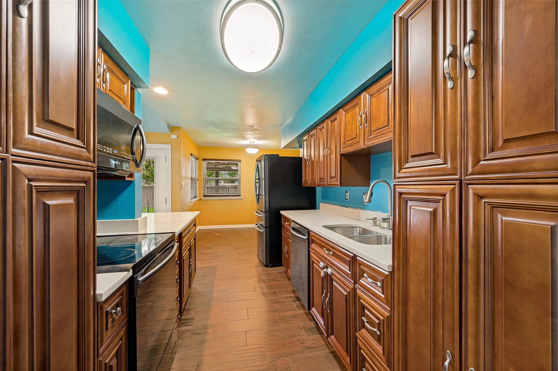 Single Family Residence For Sale in Dallas County , 3259 Saint Croix Drive, Dallas, Texas 75229, 3 Bedroom, 2 Bathroom, 2 Garage spaces, 1,751 Sqft, built in 1960, mls#21396115, Real Estate Agent in Dallas, Homes For Sale in Dallas county, Homes For Sale in Dallas, Realtor in Dallas Texas, Real Estate Brokerage Independent Realty Texas, Luminita Cordes Realtor