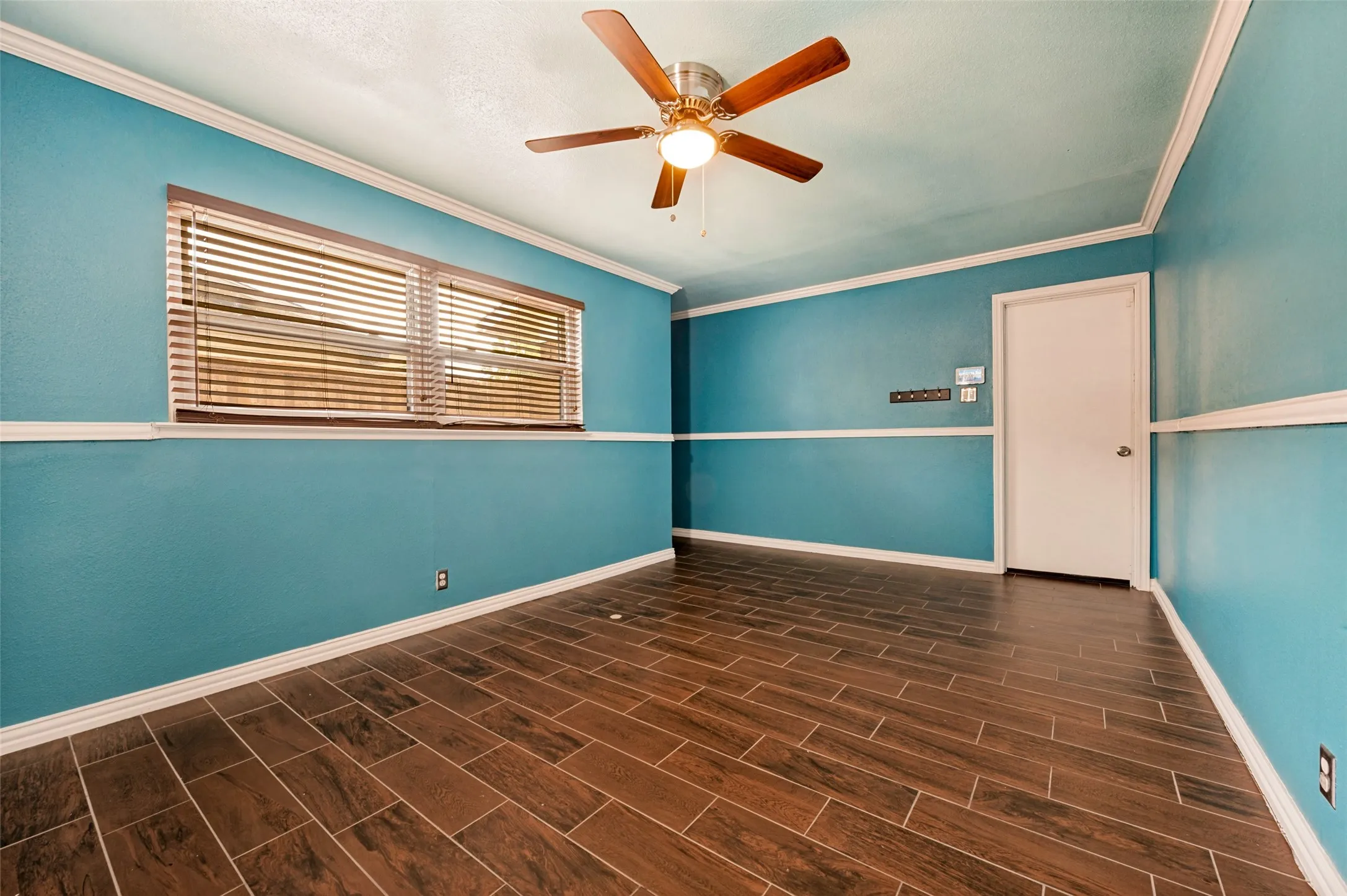 Single Family Residence For Sale in Dallas County , 3259 Saint Croix Drive, Dallas, Texas 75229, 3 Bedroom, 2 Bathroom, 2 Garage spaces, 1,751 Sqft, built in 1960, mls#21396115, Real Estate Agent in Dallas, Homes For Sale in Dallas county, Homes For Sale in Dallas, Realtor in Dallas Texas, Real Estate Brokerage Independent Realty Texas, Luminita Cordes Realtor