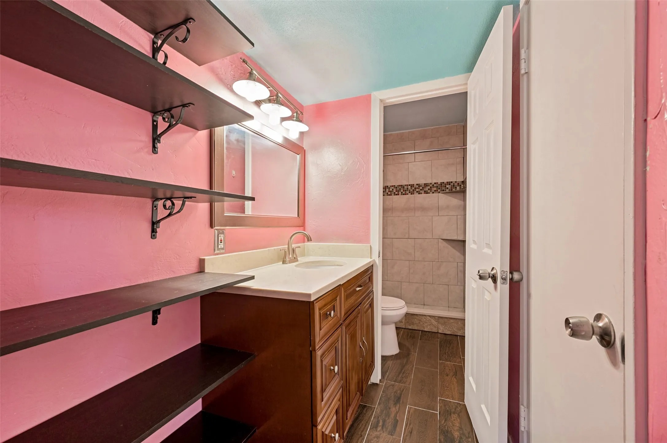 Single Family Residence For Sale in Dallas County , 3259 Saint Croix Drive, Dallas, Texas 75229, 3 Bedroom, 2 Bathroom, 2 Garage spaces, 1,751 Sqft, built in 1960, mls#21396115, Real Estate Agent in Dallas, Homes For Sale in Dallas county, Homes For Sale in Dallas, Realtor in Dallas Texas, Real Estate Brokerage Independent Realty Texas, Luminita Cordes Realtor