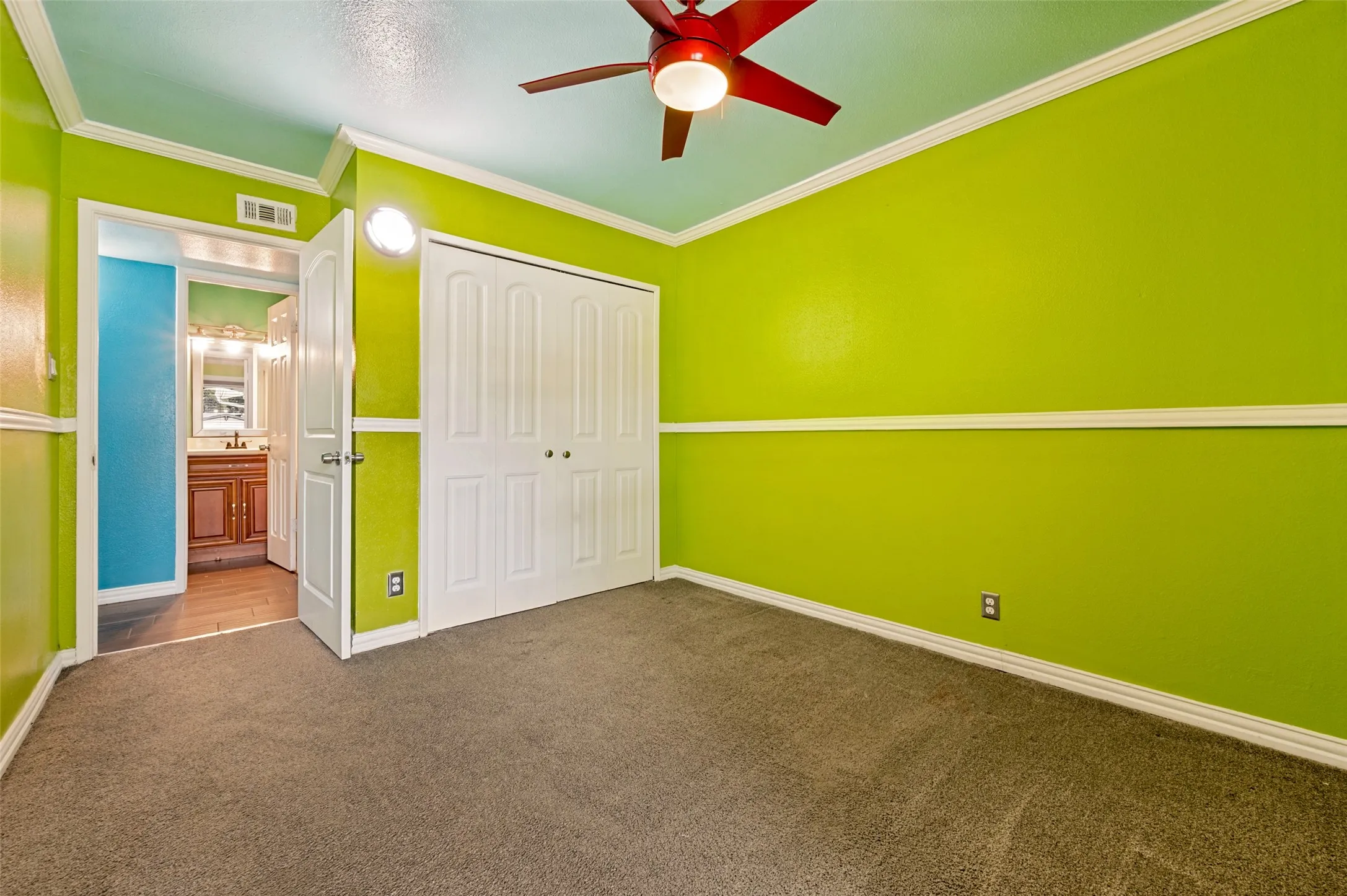 Single Family Residence For Sale in Dallas County , 3259 Saint Croix Drive, Dallas, Texas 75229, 3 Bedroom, 2 Bathroom, 2 Garage spaces, 1,751 Sqft, built in 1960, mls#21396115, Real Estate Agent in Dallas, Homes For Sale in Dallas county, Homes For Sale in Dallas, Realtor in Dallas Texas, Real Estate Brokerage Independent Realty Texas, Luminita Cordes Realtor