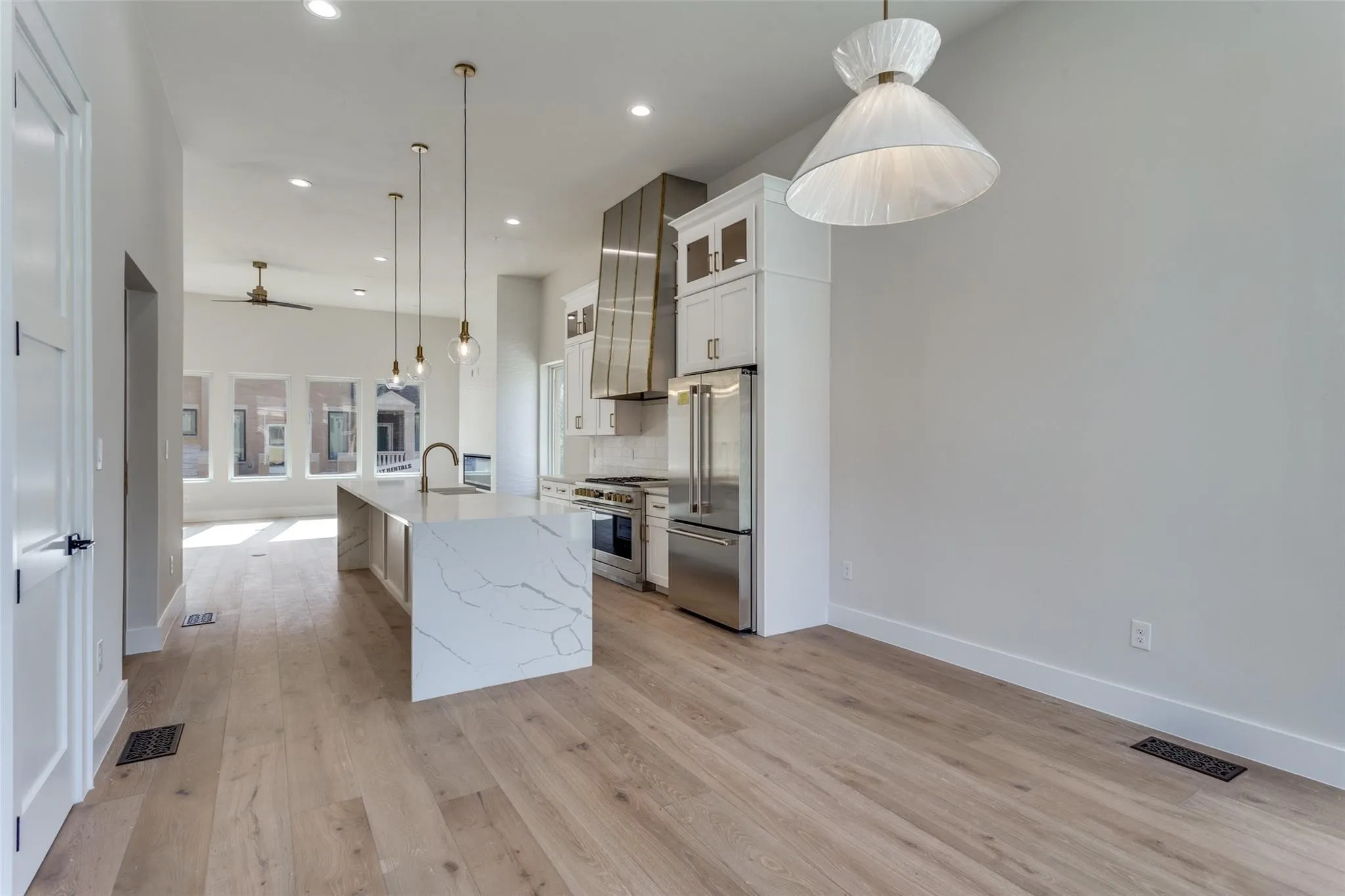Condominium For Sale in Tarrant County , 250 E Dallas Street 114, Grapevine, Texas 76051, 3 Bedroom, 4 Bathroom, 2 Garage spaces, 2,638 Sqft, built in 2026, mls#21397324, Real Estate Agent in Grapevine, Homes For Sale in Tarrant county, Homes For Sale in Grapevine, Realtor in Grapevine Texas, Real Estate Brokerage Independent Realty Texas, Luminita Cordes Realtor