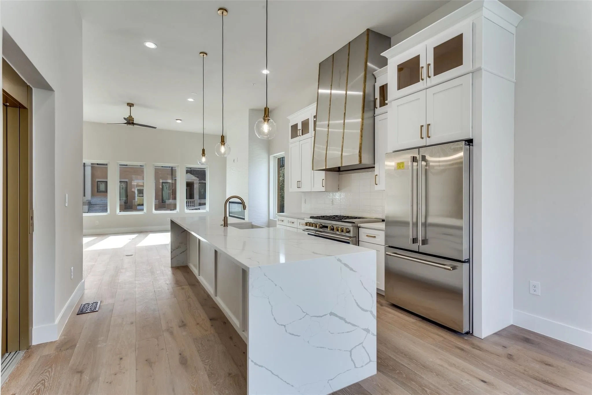 Condominium For Sale in Tarrant County , 250 E Dallas Street 114, Grapevine, Texas 76051, 3 Bedroom, 4 Bathroom, 2 Garage spaces, 2,638 Sqft, built in 2026, mls#21397324, Real Estate Agent in Grapevine, Homes For Sale in Tarrant county, Homes For Sale in Grapevine, Realtor in Grapevine Texas, Real Estate Brokerage Independent Realty Texas, Luminita Cordes Realtor