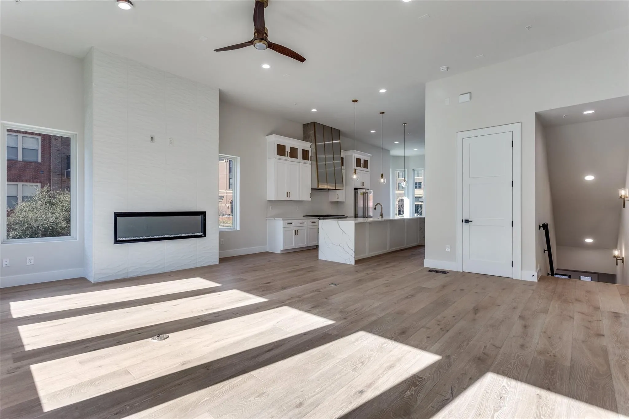 Condominium For Sale in Tarrant County , 250 E Dallas Street 114, Grapevine, Texas 76051, 3 Bedroom, 4 Bathroom, 2 Garage spaces, 2,638 Sqft, built in 2026, mls#21397324, Real Estate Agent in Grapevine, Homes For Sale in Tarrant county, Homes For Sale in Grapevine, Realtor in Grapevine Texas, Real Estate Brokerage Independent Realty Texas, Luminita Cordes Realtor