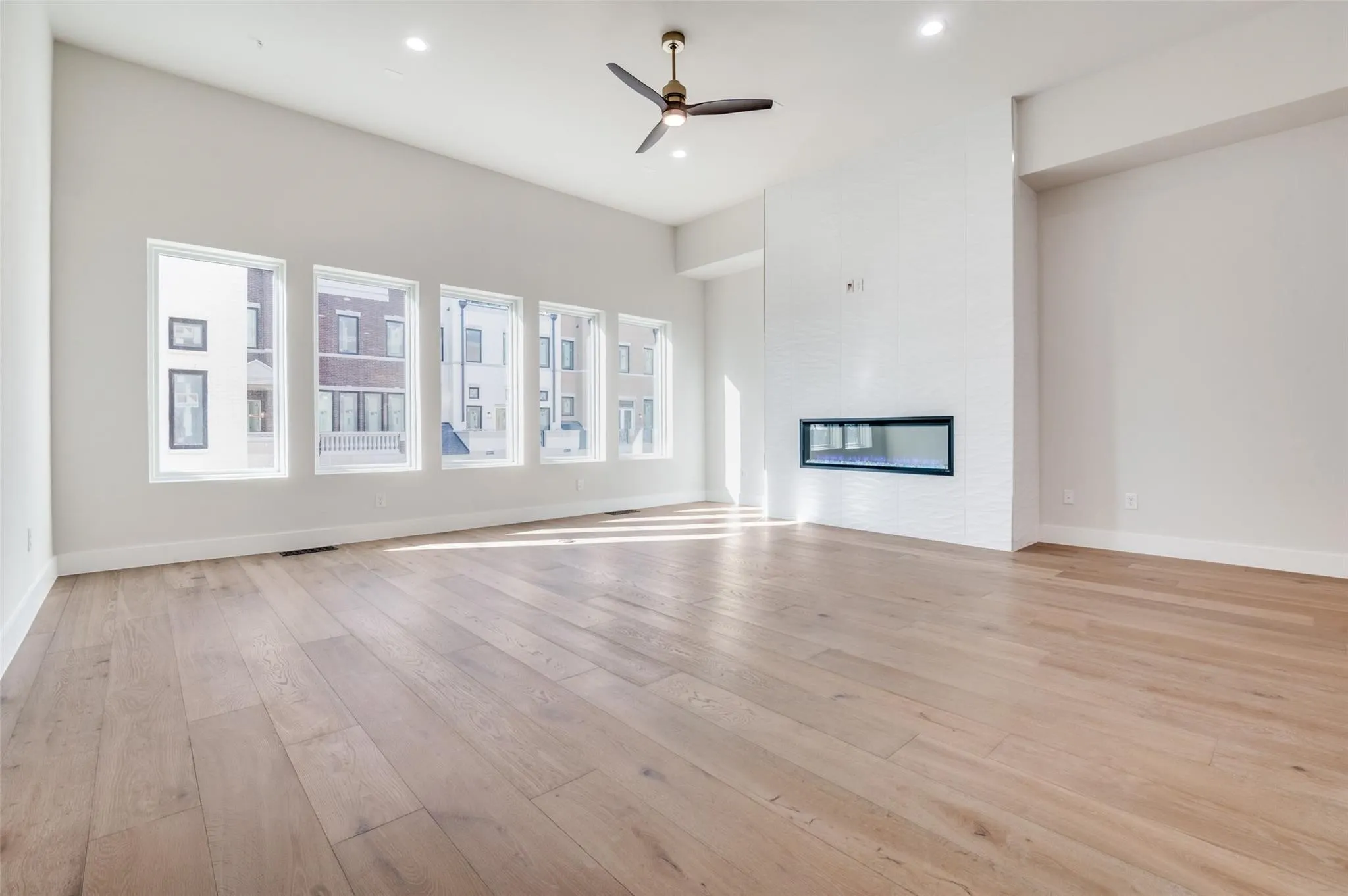 Condominium For Sale in Tarrant County , 250 E Dallas Street 124, Grapevine, Texas 76051, 3 Bedroom, 4 Bathroom, 2 Garage spaces, 2,638 Sqft, built in 2026, mls#21397325, Real Estate Agent in Grapevine, Homes For Sale in Tarrant county, Homes For Sale in Grapevine, Realtor in Grapevine Texas, Real Estate Brokerage Independent Realty Texas, Luminita Cordes Realtor