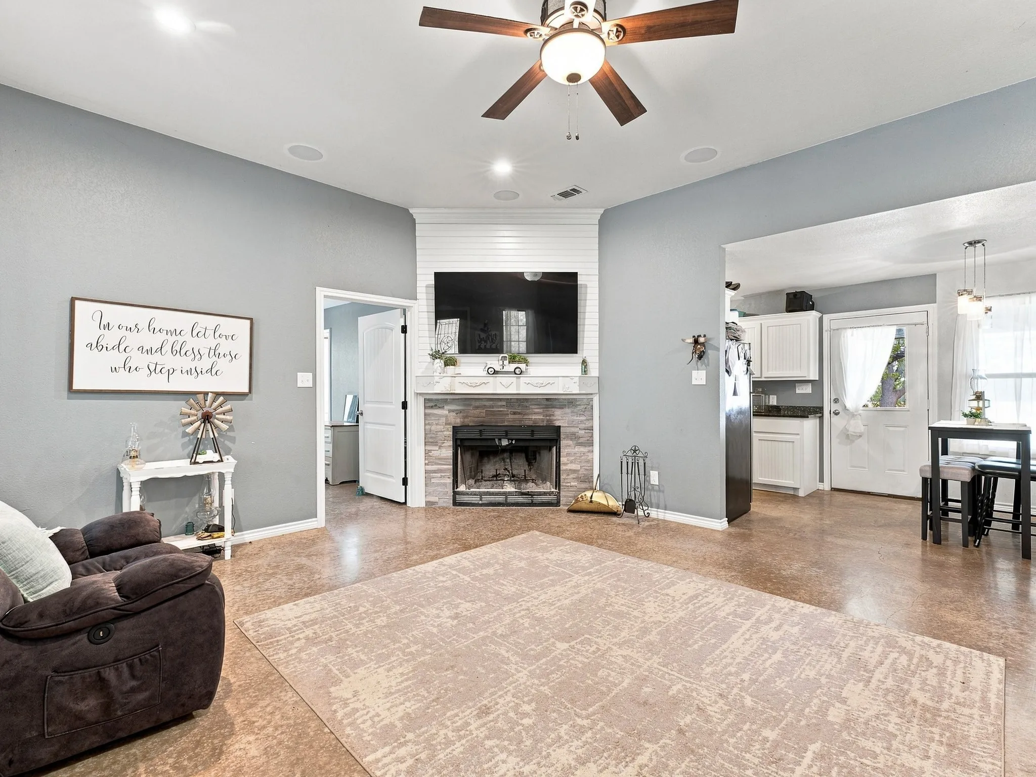 Single Family Residence For Sale in Wise County , 477 County Road 1550, Chico, Texas 76431, 3 Bedroom, 2 Bathroom, Garage spaces, 1,143 Sqft, built in 2017, mls#21397420, Real Estate Agent in Chico, Homes For Sale in Wise county, Homes For Sale in Chico, Realtor in Chico Texas, Real Estate Brokerage Independent Realty Texas, Luminita Cordes Realtor