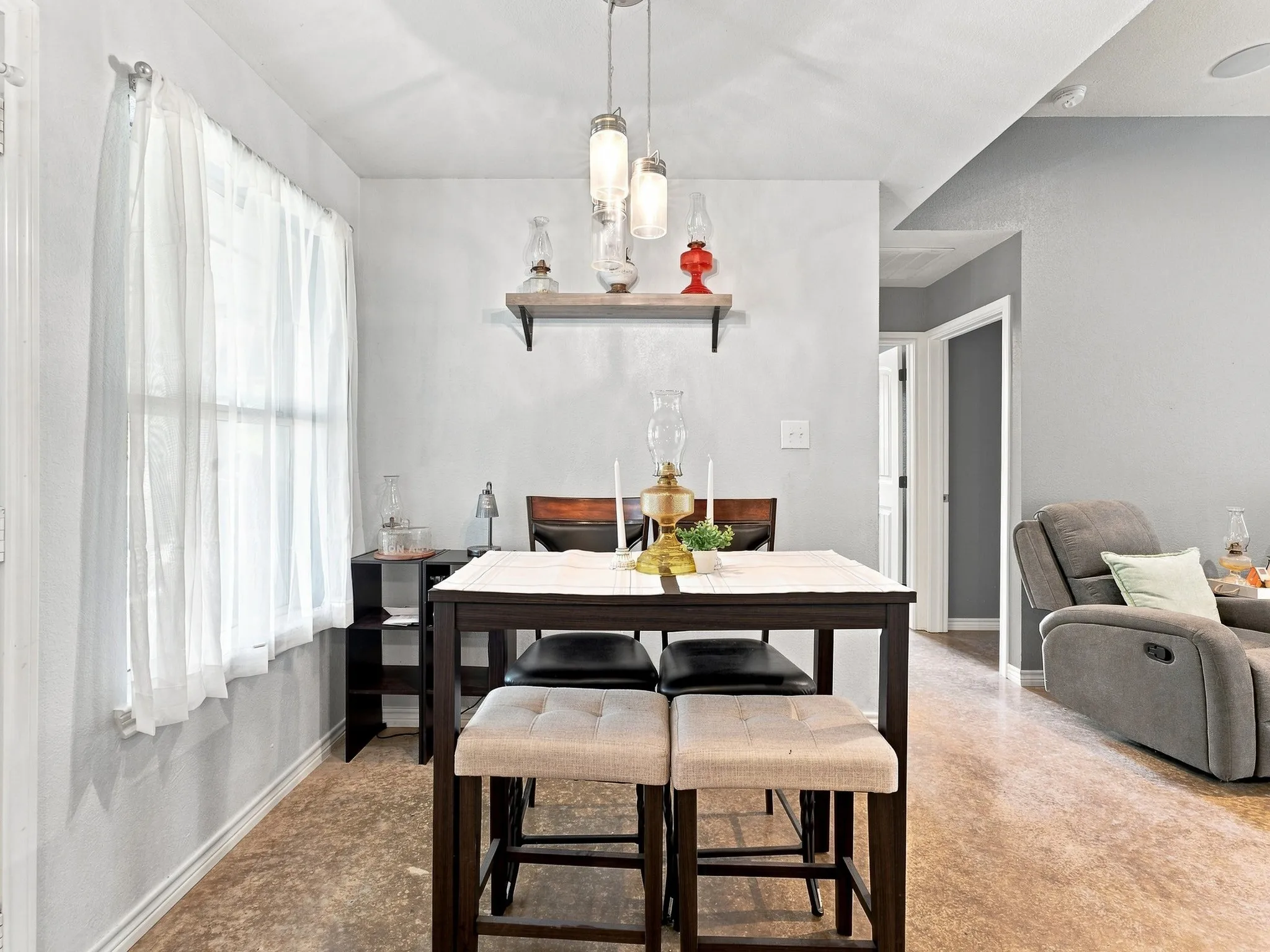 Single Family Residence For Sale in Wise County , 477 County Road 1550, Chico, Texas 76431, 3 Bedroom, 2 Bathroom, Garage spaces, 1,143 Sqft, built in 2017, mls#21397420, Real Estate Agent in Chico, Homes For Sale in Wise county, Homes For Sale in Chico, Realtor in Chico Texas, Real Estate Brokerage Independent Realty Texas, Luminita Cordes Realtor