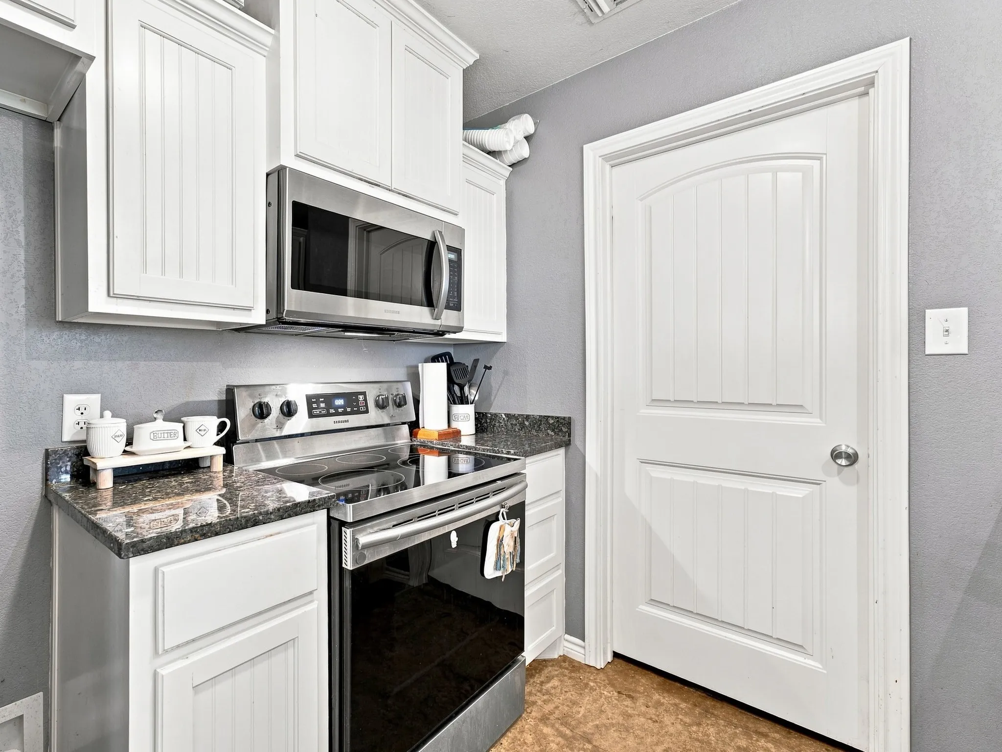 Single Family Residence For Sale in Wise County , 477 County Road 1550, Chico, Texas 76431, 3 Bedroom, 2 Bathroom, Garage spaces, 1,143 Sqft, built in 2017, mls#21397420, Real Estate Agent in Chico, Homes For Sale in Wise county, Homes For Sale in Chico, Realtor in Chico Texas, Real Estate Brokerage Independent Realty Texas, Luminita Cordes Realtor