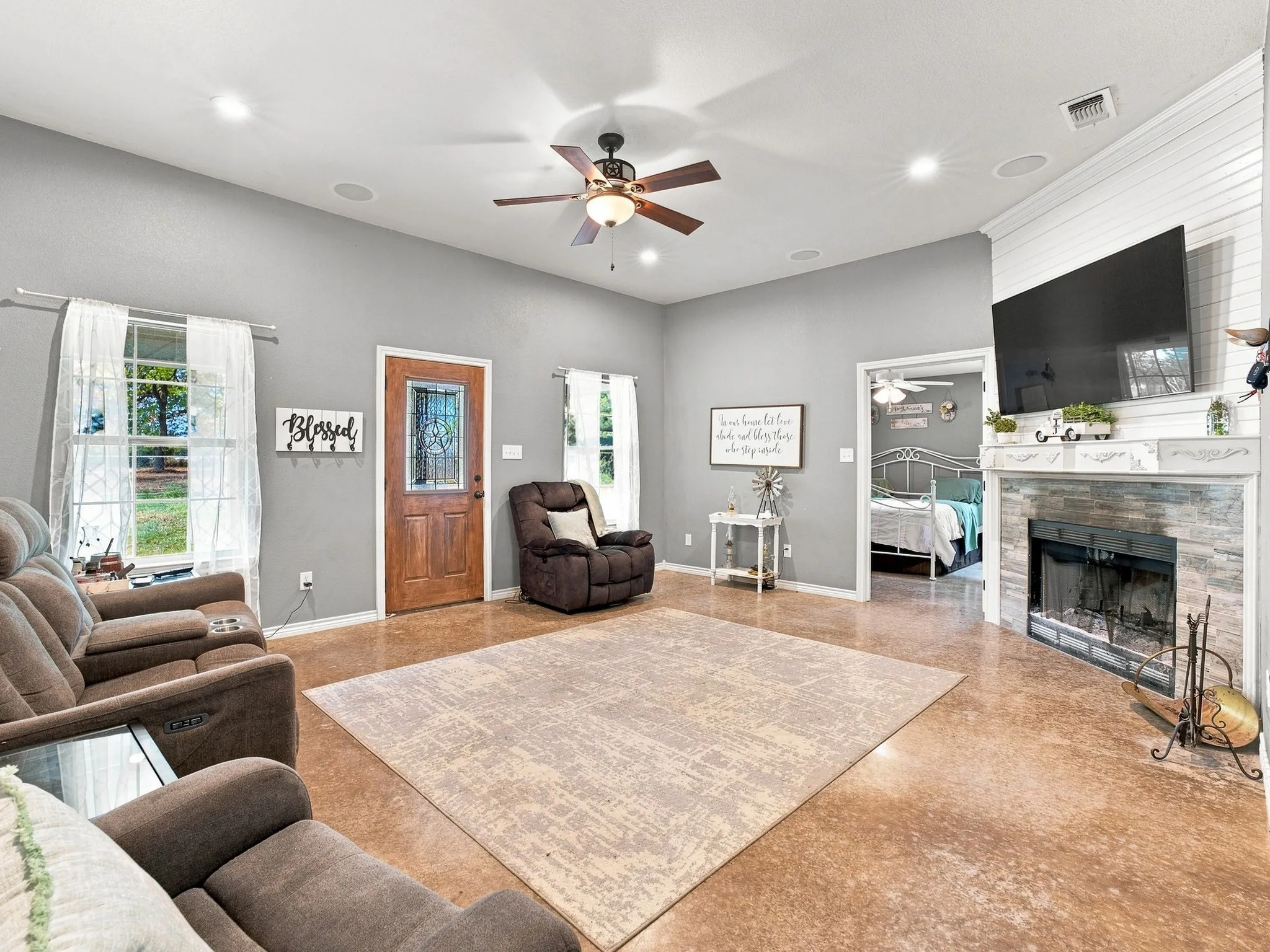 Single Family Residence For Sale in Wise County , 477 County Road 1550, Chico, Texas 76431, 3 Bedroom, 2 Bathroom, Garage spaces, 1,143 Sqft, built in 2017, mls#21397420, Real Estate Agent in Chico, Homes For Sale in Wise county, Homes For Sale in Chico, Realtor in Chico Texas, Real Estate Brokerage Independent Realty Texas, Luminita Cordes Realtor