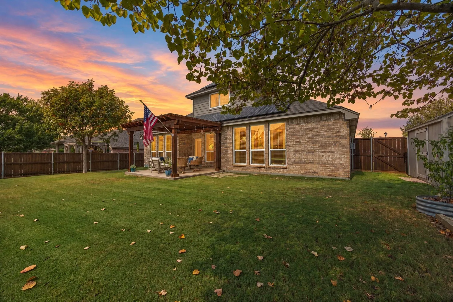 Single Family Residence For Sale in Denton County , 2402 Mallory Drive, Corinth, Texas 76210, 4 Bedroom, 3 Bathroom, 2 Garage spaces, 2,817 Sqft, built in 2004, mls#21398066, Real Estate Agent in Corinth, Homes For Sale in Denton county, Homes For Sale in Corinth, Realtor in Corinth Texas, Real Estate Brokerage Independent Realty Texas, Luminita Cordes Realtor