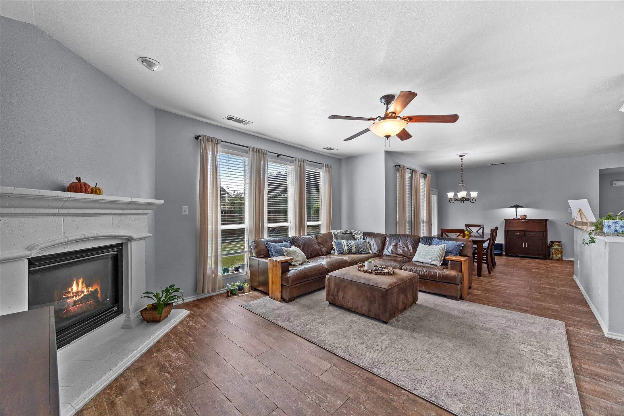 Single Family Residence For Sale in Denton County , 2402 Mallory Drive, Corinth, Texas 76210, 4 Bedroom, 3 Bathroom, 2 Garage spaces, 2,817 Sqft, built in 2004, mls#21398066, Real Estate Agent in Corinth, Homes For Sale in Denton county, Homes For Sale in Corinth, Realtor in Corinth Texas, Real Estate Brokerage Independent Realty Texas, Luminita Cordes Realtor