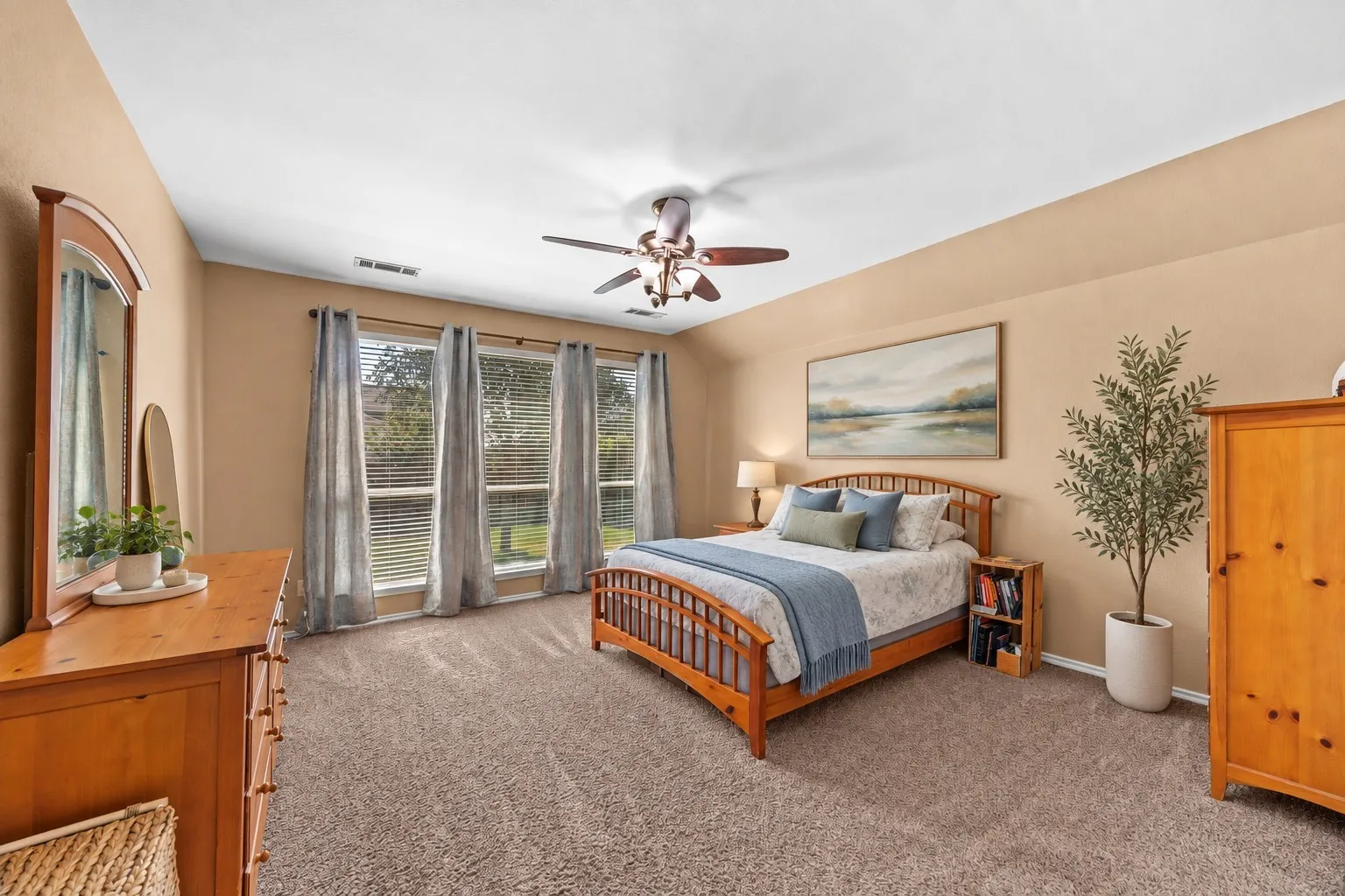 Single Family Residence For Sale in Denton County , 2402 Mallory Drive, Corinth, Texas 76210, 4 Bedroom, 3 Bathroom, 2 Garage spaces, 2,817 Sqft, built in 2004, mls#21398066, Real Estate Agent in Corinth, Homes For Sale in Denton county, Homes For Sale in Corinth, Realtor in Corinth Texas, Real Estate Brokerage Independent Realty Texas, Luminita Cordes Realtor