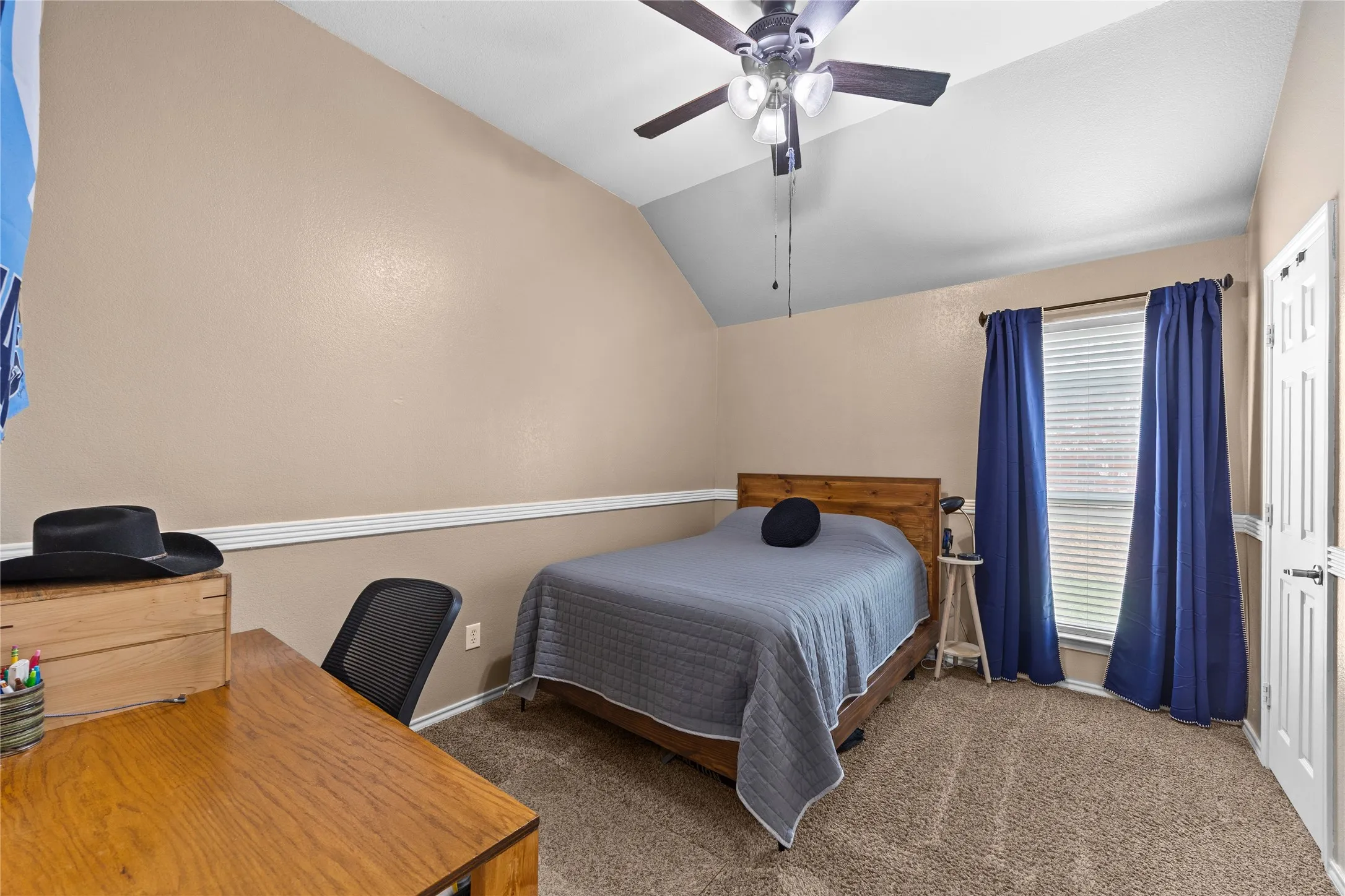 Single Family Residence For Sale in Denton County , 2402 Mallory Drive, Corinth, Texas 76210, 4 Bedroom, 3 Bathroom, 2 Garage spaces, 2,817 Sqft, built in 2004, mls#21398066, Real Estate Agent in Corinth, Homes For Sale in Denton county, Homes For Sale in Corinth, Realtor in Corinth Texas, Real Estate Brokerage Independent Realty Texas, Luminita Cordes Realtor