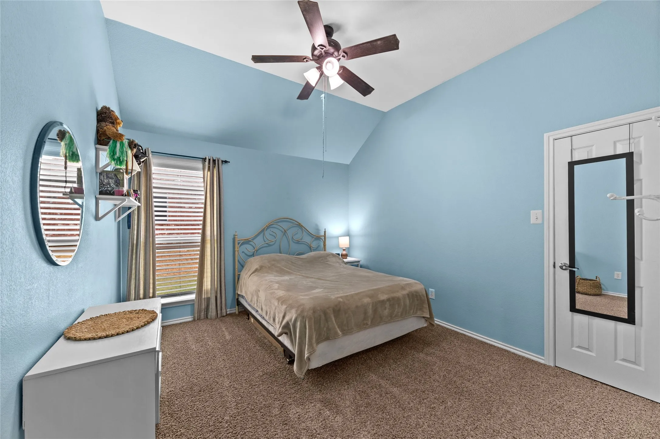 Single Family Residence For Sale in Denton County , 2402 Mallory Drive, Corinth, Texas 76210, 4 Bedroom, 3 Bathroom, 2 Garage spaces, 2,817 Sqft, built in 2004, mls#21398066, Real Estate Agent in Corinth, Homes For Sale in Denton county, Homes For Sale in Corinth, Realtor in Corinth Texas, Real Estate Brokerage Independent Realty Texas, Luminita Cordes Realtor