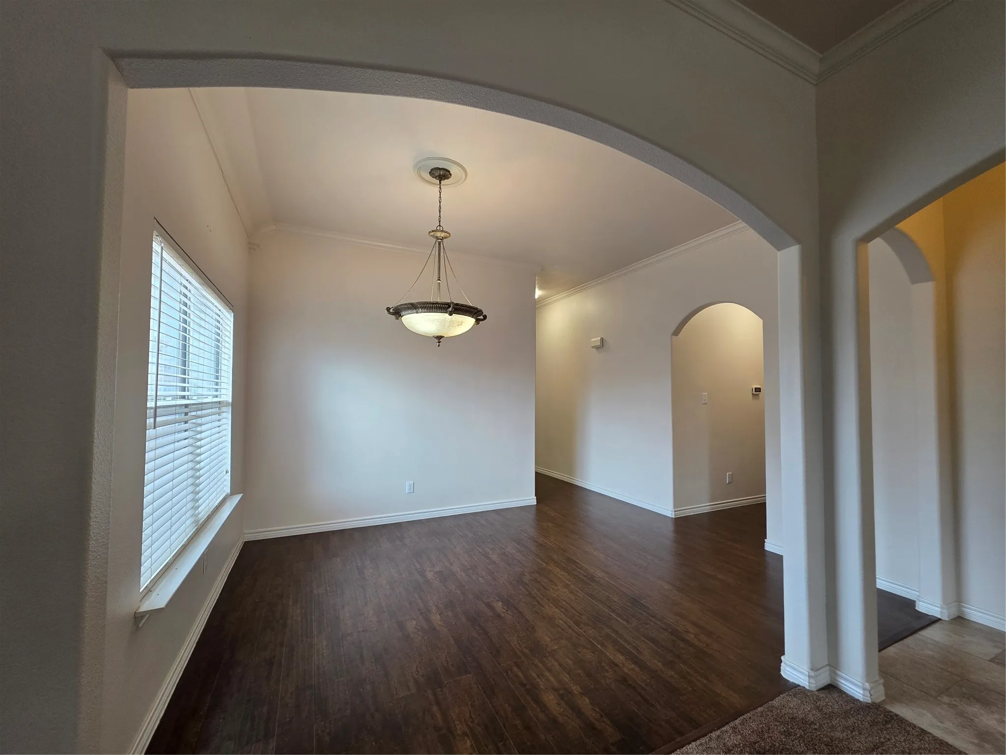 Single Family Residence For Sale in Tarrant County , 601 Crestview Court, Saginaw, Texas 76179, 3 Bedroom, 2 Bathroom, 2 Garage spaces, 1,860 Sqft, built in 2003, mls#21397593, Real Estate Agent in Saginaw, Homes For Sale in Tarrant county, Homes For Sale in Saginaw, Realtor in Saginaw Texas, Real Estate Brokerage Independent Realty Texas, Luminita Cordes Realtor