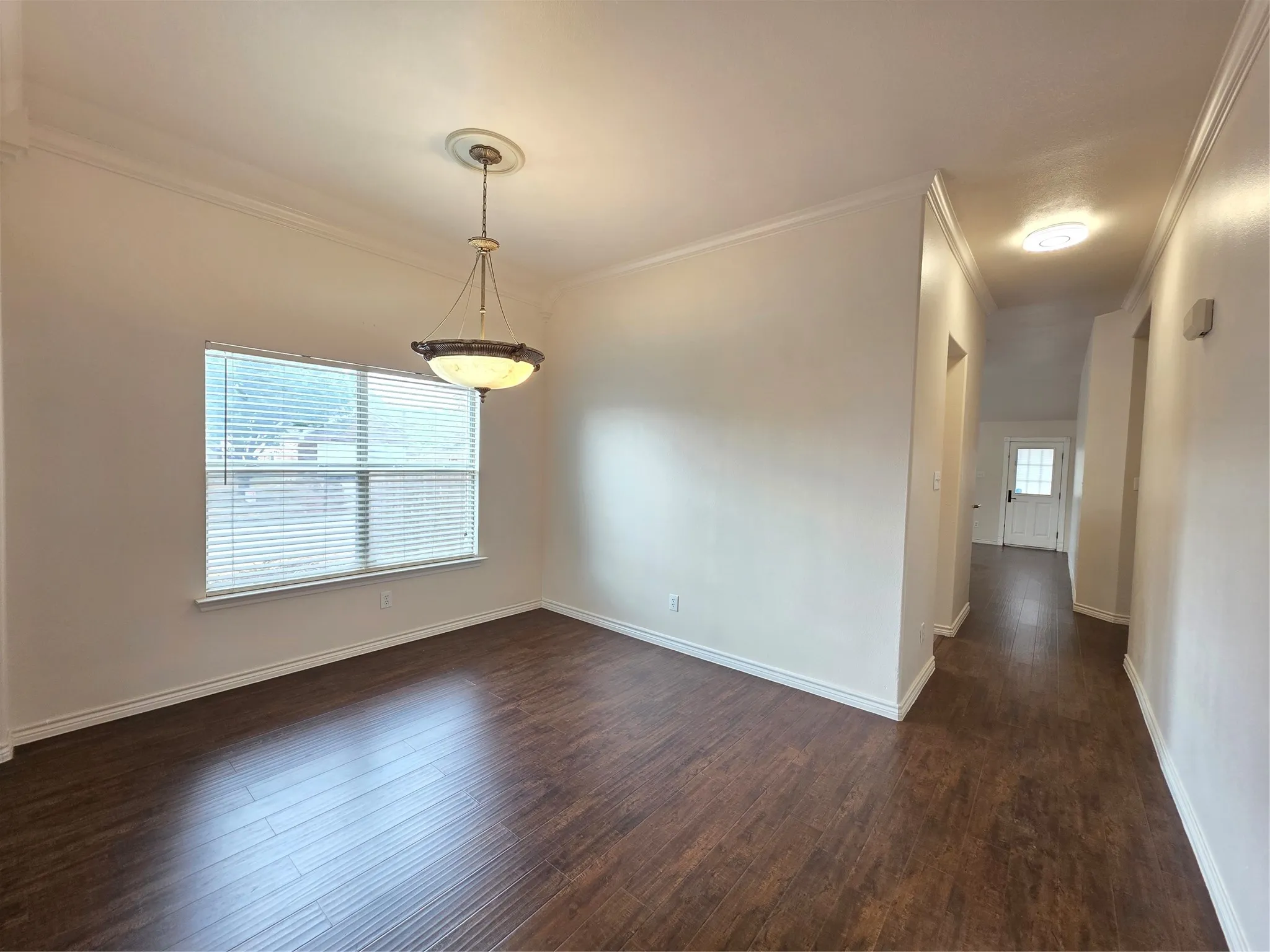 Single Family Residence For Sale in Tarrant County , 601 Crestview Court, Saginaw, Texas 76179, 3 Bedroom, 2 Bathroom, 2 Garage spaces, 1,860 Sqft, built in 2003, mls#21397593, Real Estate Agent in Saginaw, Homes For Sale in Tarrant county, Homes For Sale in Saginaw, Realtor in Saginaw Texas, Real Estate Brokerage Independent Realty Texas, Luminita Cordes Realtor