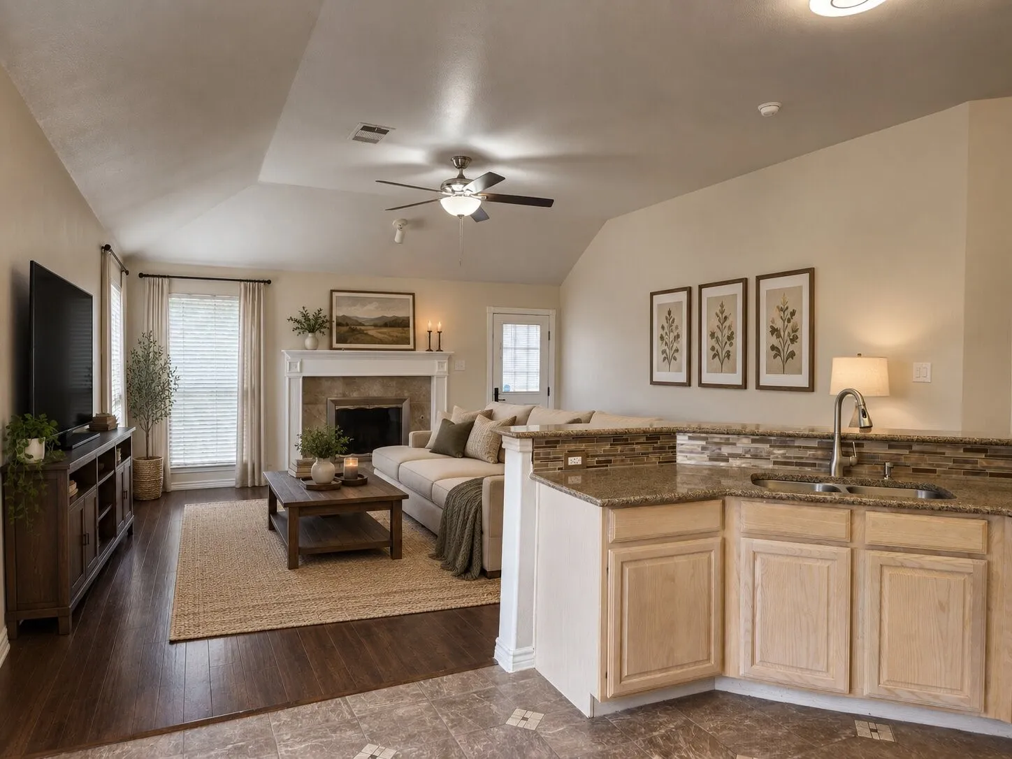 Single Family Residence For Sale in Tarrant County , 601 Crestview Court, Saginaw, Texas 76179, 3 Bedroom, 2 Bathroom, 2 Garage spaces, 1,860 Sqft, built in 2003, mls#21397593, Real Estate Agent in Saginaw, Homes For Sale in Tarrant county, Homes For Sale in Saginaw, Realtor in Saginaw Texas, Real Estate Brokerage Independent Realty Texas, Luminita Cordes Realtor