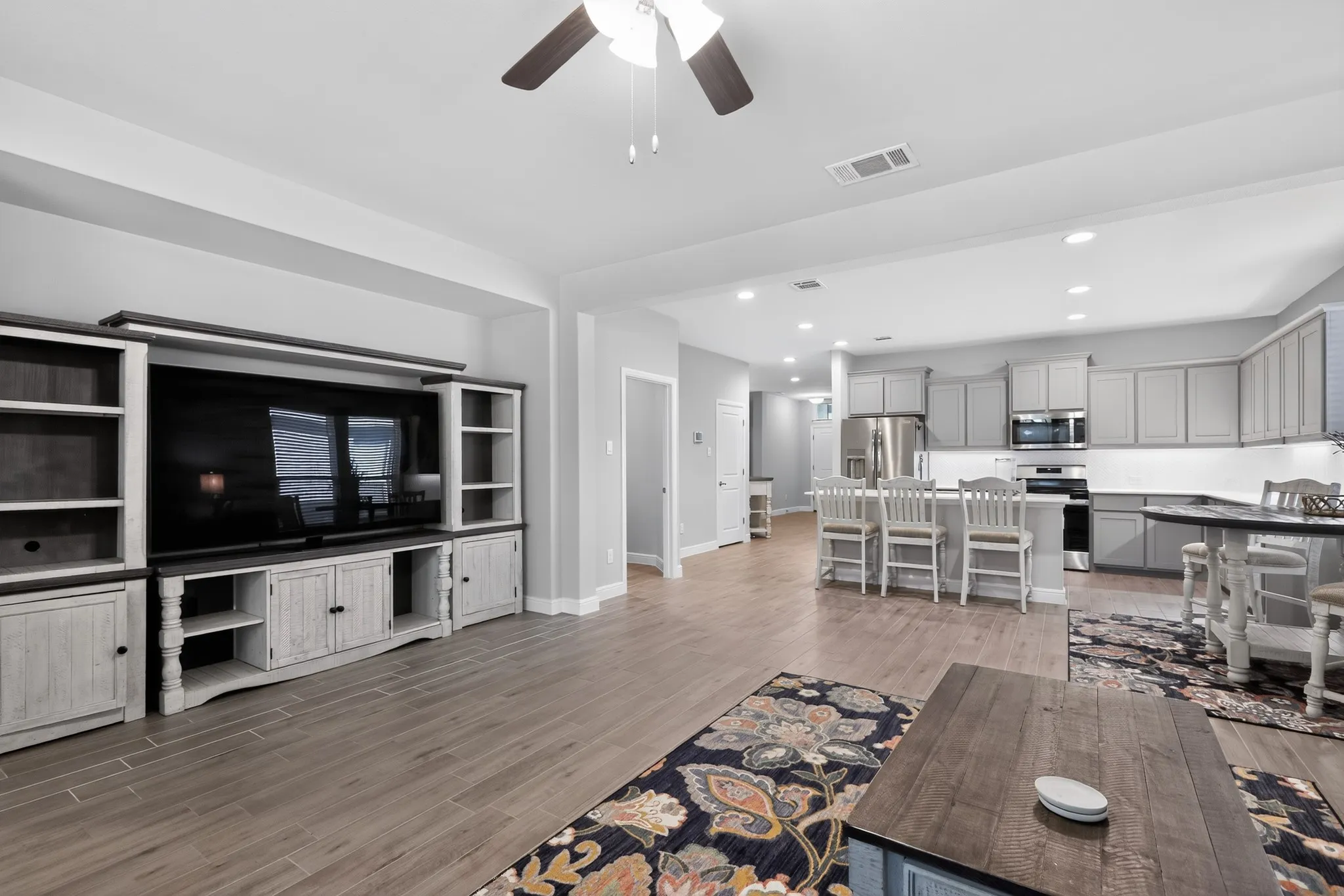 Single Family Residence For Sale in Tarrant County , 400 Dunmore Drive, Fort Worth, Texas 76052, 4 Bedroom, 2 Bathroom, 2 Garage spaces, 1,892 Sqft, built in 2023, mls#21370316, Real Estate Agent in Fort Worth, Homes For Sale in Tarrant county, Homes For Sale in Fort Worth, Realtor in Fort Worth Texas, Real Estate Brokerage Independent Realty Texas, Luminita Cordes Realtor
