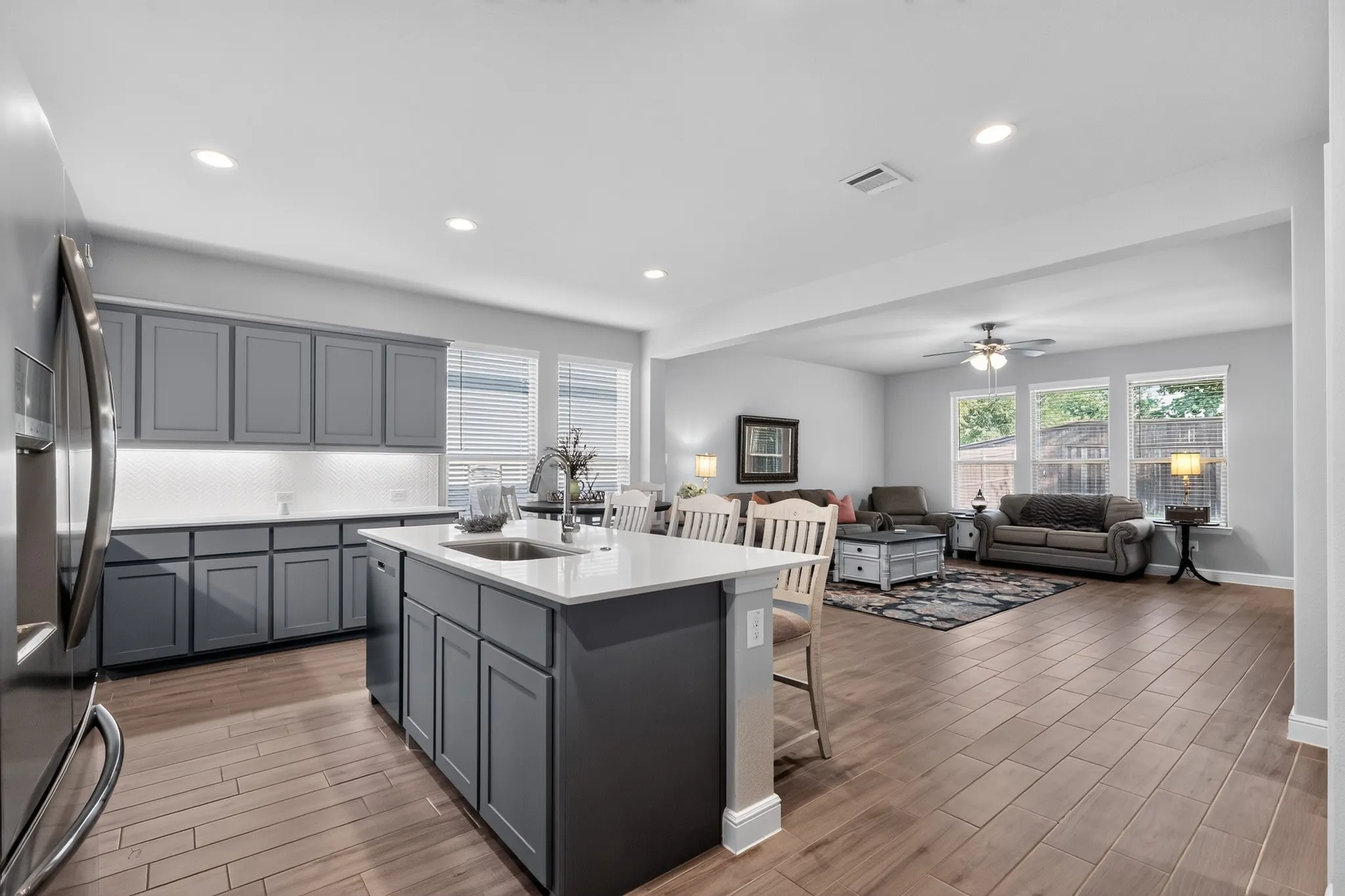 Single Family Residence For Sale in Tarrant County , 400 Dunmore Drive, Fort Worth, Texas 76052, 4 Bedroom, 2 Bathroom, 2 Garage spaces, 1,892 Sqft, built in 2023, mls#21370316, Real Estate Agent in Fort Worth, Homes For Sale in Tarrant county, Homes For Sale in Fort Worth, Realtor in Fort Worth Texas, Real Estate Brokerage Independent Realty Texas, Luminita Cordes Realtor