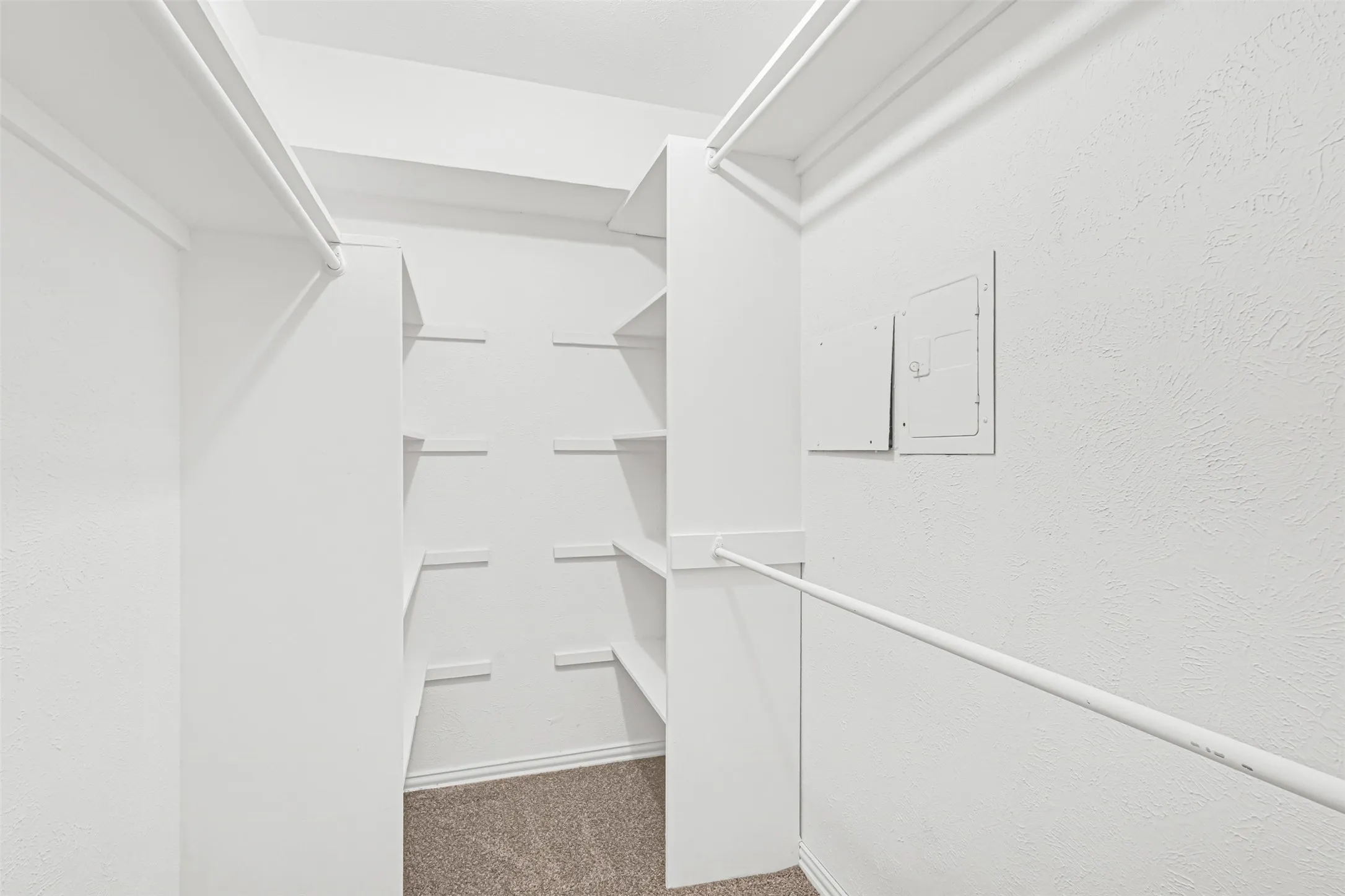Condominium For Sale in Dallas County , 4933 Skillman Street 147, Dallas, Texas 75206, 2 Bedroom, 2 Bathroom, Garage spaces, 1,146 Sqft, built in 1970, mls#21396552, Real Estate Agent in Dallas, Homes For Sale in Dallas county, Homes For Sale in Dallas, Realtor in Dallas Texas, Real Estate Brokerage Independent Realty Texas, Luminita Cordes Realtor