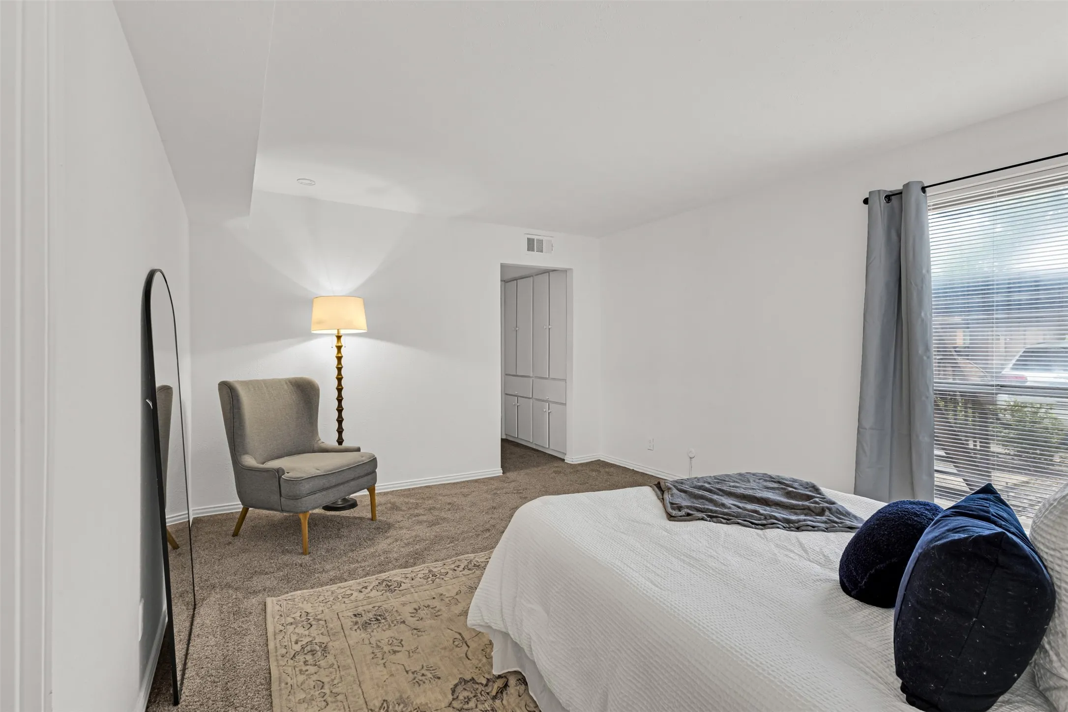 Condominium For Sale in Dallas County , 4933 Skillman Street 147, Dallas, Texas 75206, 2 Bedroom, 2 Bathroom, Garage spaces, 1,146 Sqft, built in 1970, mls#21396552, Real Estate Agent in Dallas, Homes For Sale in Dallas county, Homes For Sale in Dallas, Realtor in Dallas Texas, Real Estate Brokerage Independent Realty Texas, Luminita Cordes Realtor