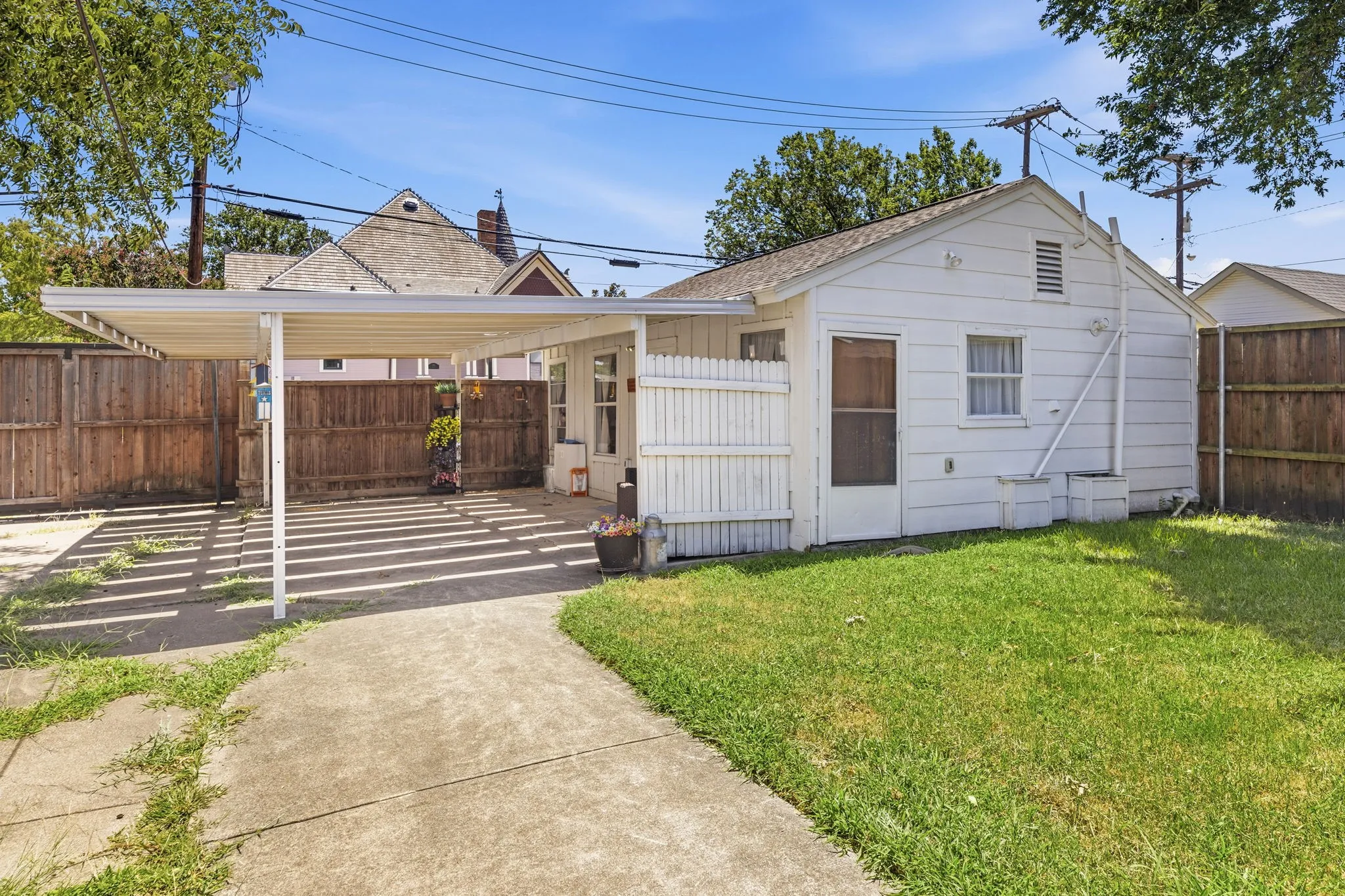 Single Family Residence For Sale in Collin County , 302 N Jackson Avenue, Wylie, Texas 75098, 4 Bedroom, 3 Bathroom, Garage spaces, 2,235 Sqft, built in 1974, mls#21396236, Real Estate Agent in Wylie, Homes For Sale in Collin county, Homes For Sale in Wylie, Realtor in Wylie Texas, Real Estate Brokerage Independent Realty Texas, Luminita Cordes Realtor