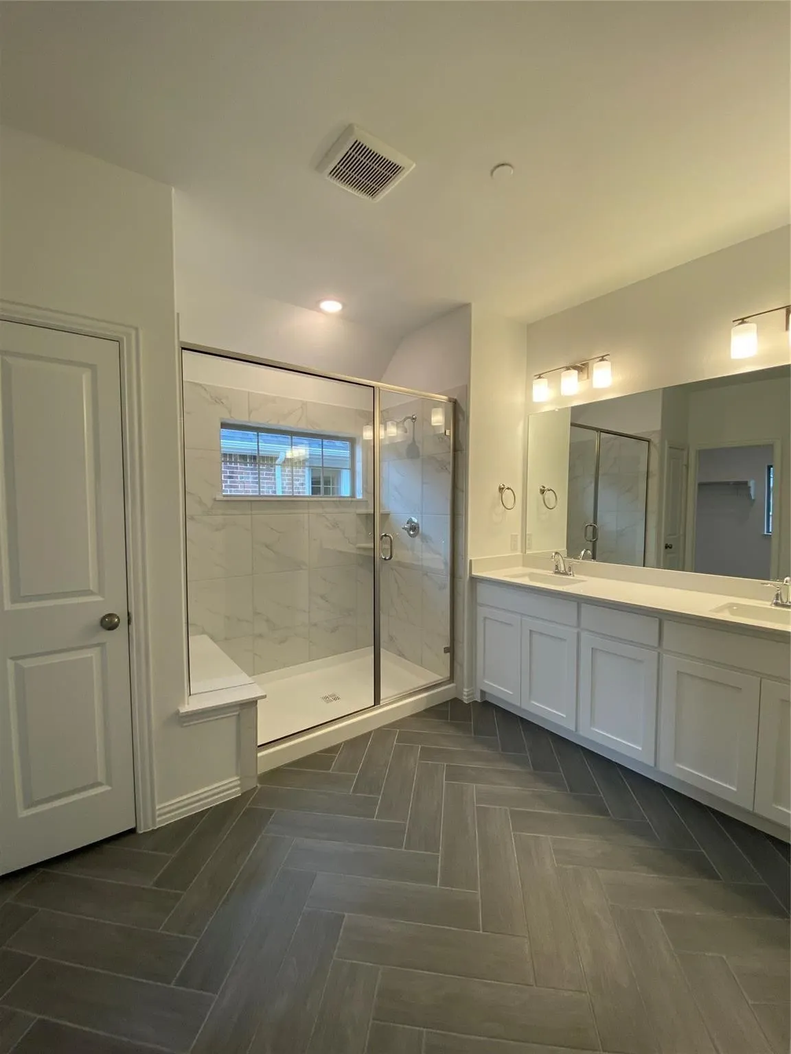 Oversized Shower in Owners' Bath